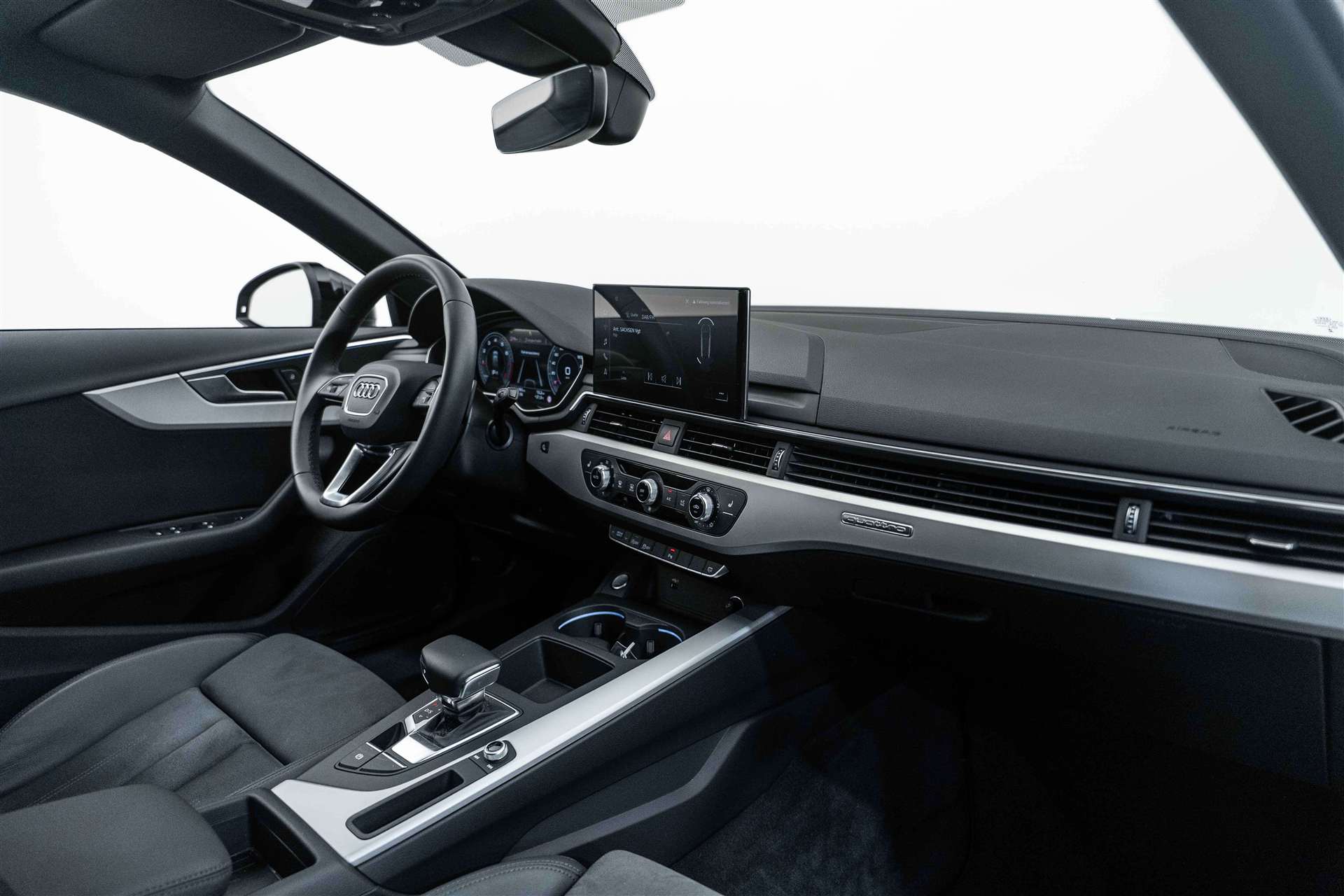 AUDI A4 Avant 45 TFSI S line S-tronic quattro-image-12