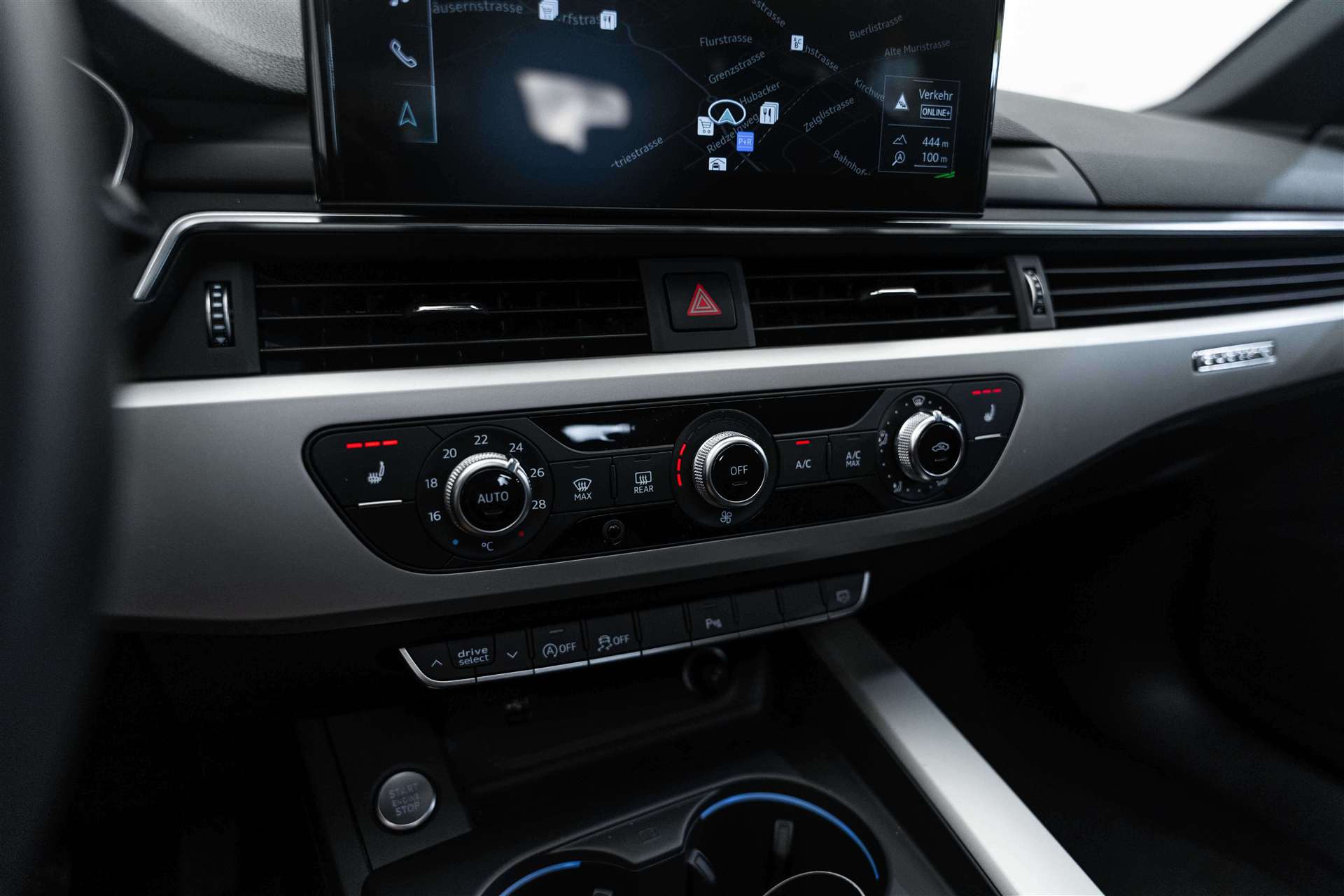 AUDI A4 Avant 45 TFSI S line S-tronic quattro-image-26