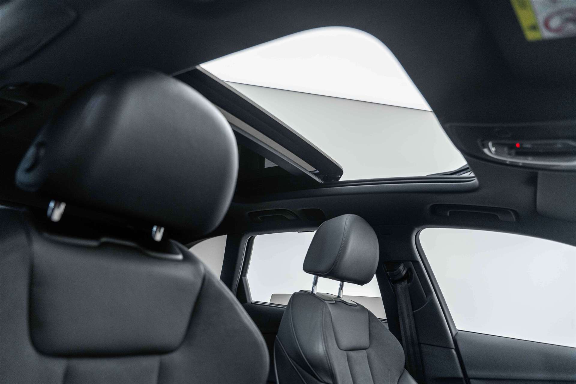 AUDI A4 Avant 45 TFSI S line S-tronic quattro-image-14