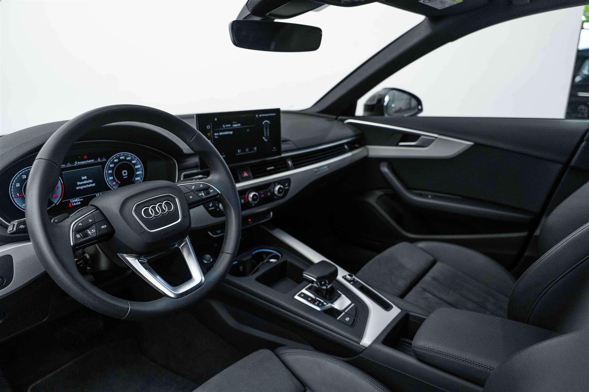 AUDI A4 Avant 45 TFSI S line S-tronic quattro-image-9