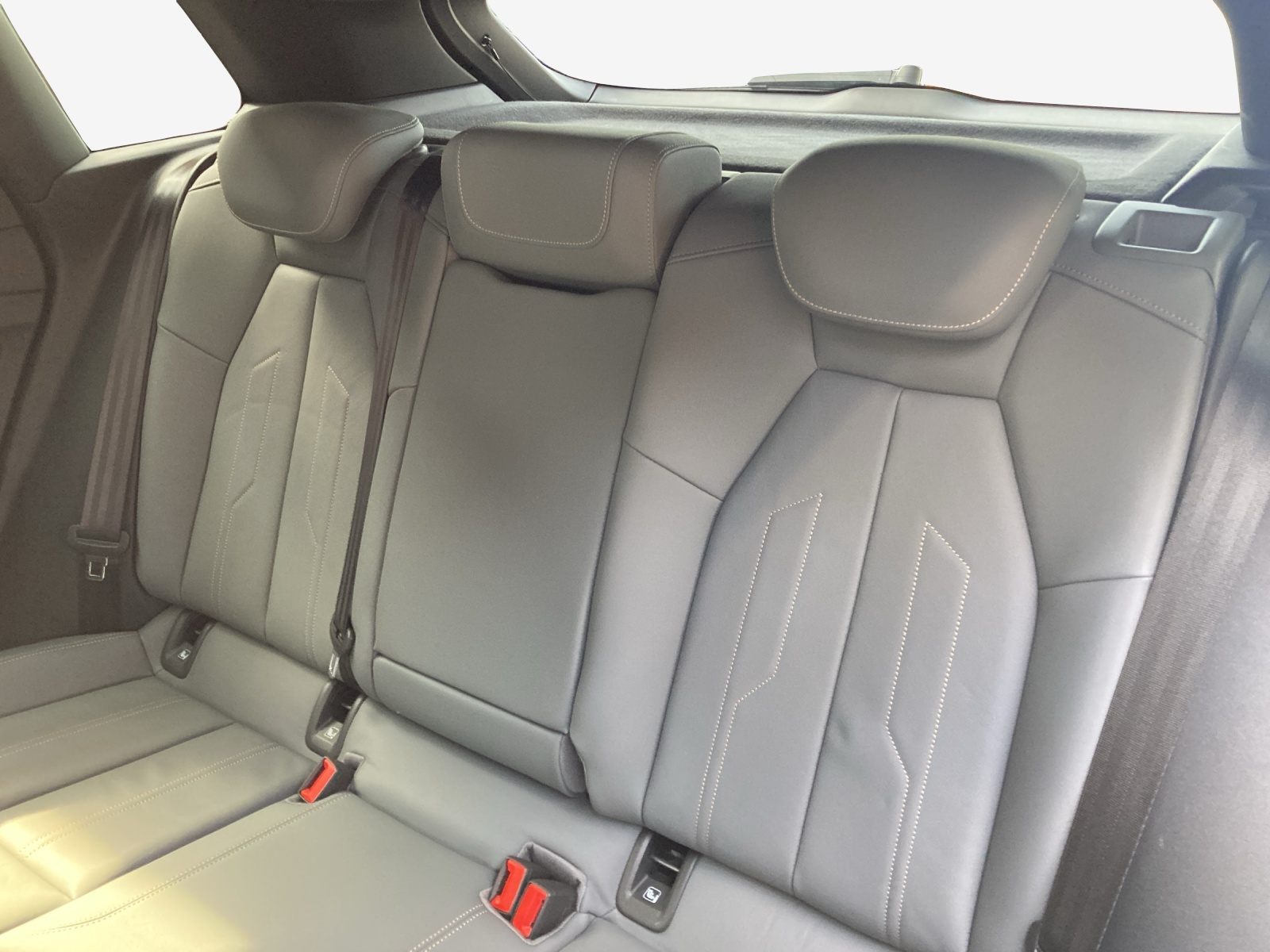 AUDI Q4 e-tron 45 quattro-image-11