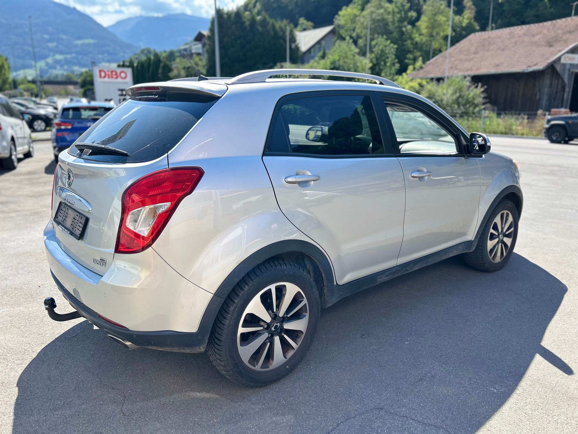 KGM-SsangYong Korando 2.0 e-XDI Quartz 4WD Automatic-image-2