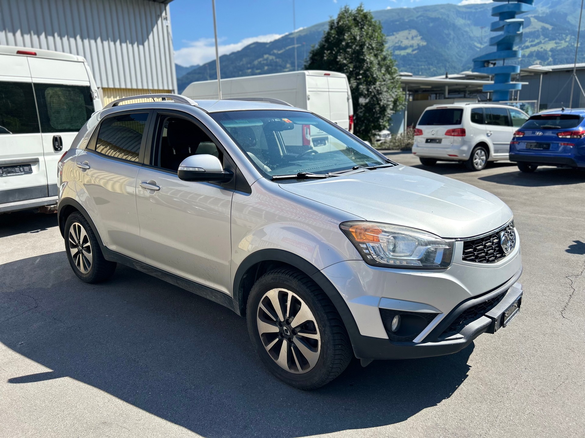 KGM-SsangYong Korando 2.0 e-XDI Quartz 4WD Automatic-image-1