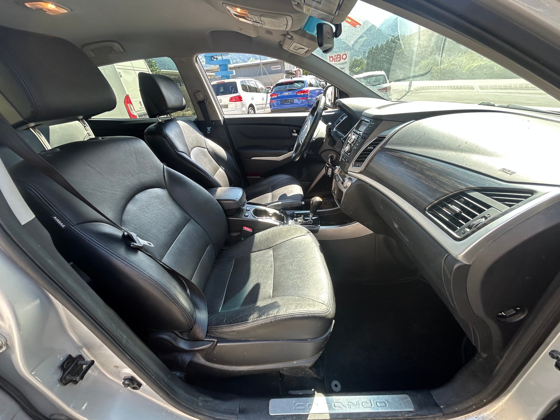 KGM-SsangYong Korando 2.0 e-XDI Quartz 4WD Automatic-image-8