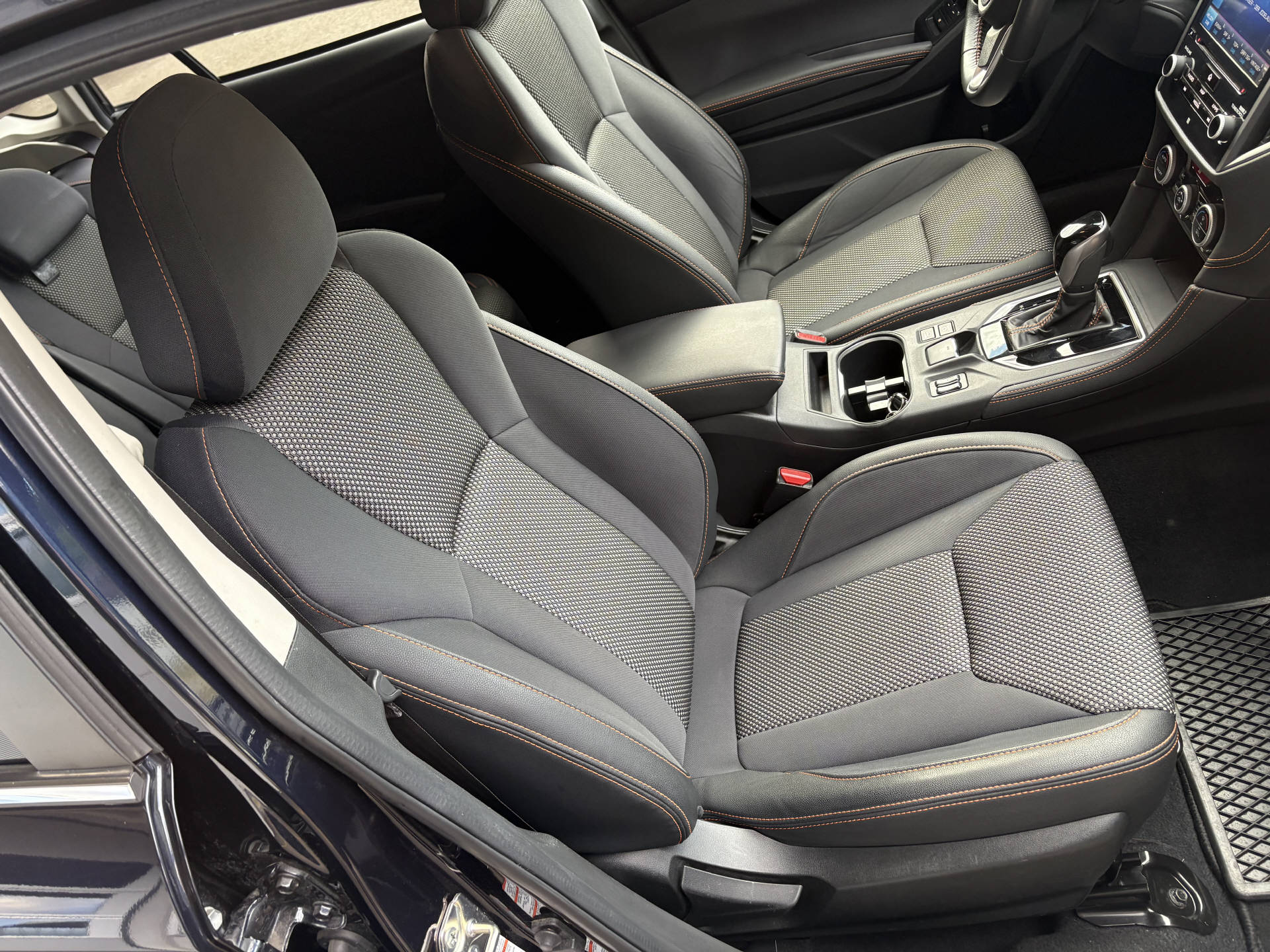 SUBARU XV 2.0i e-Boxer Swiss Plus-image-3