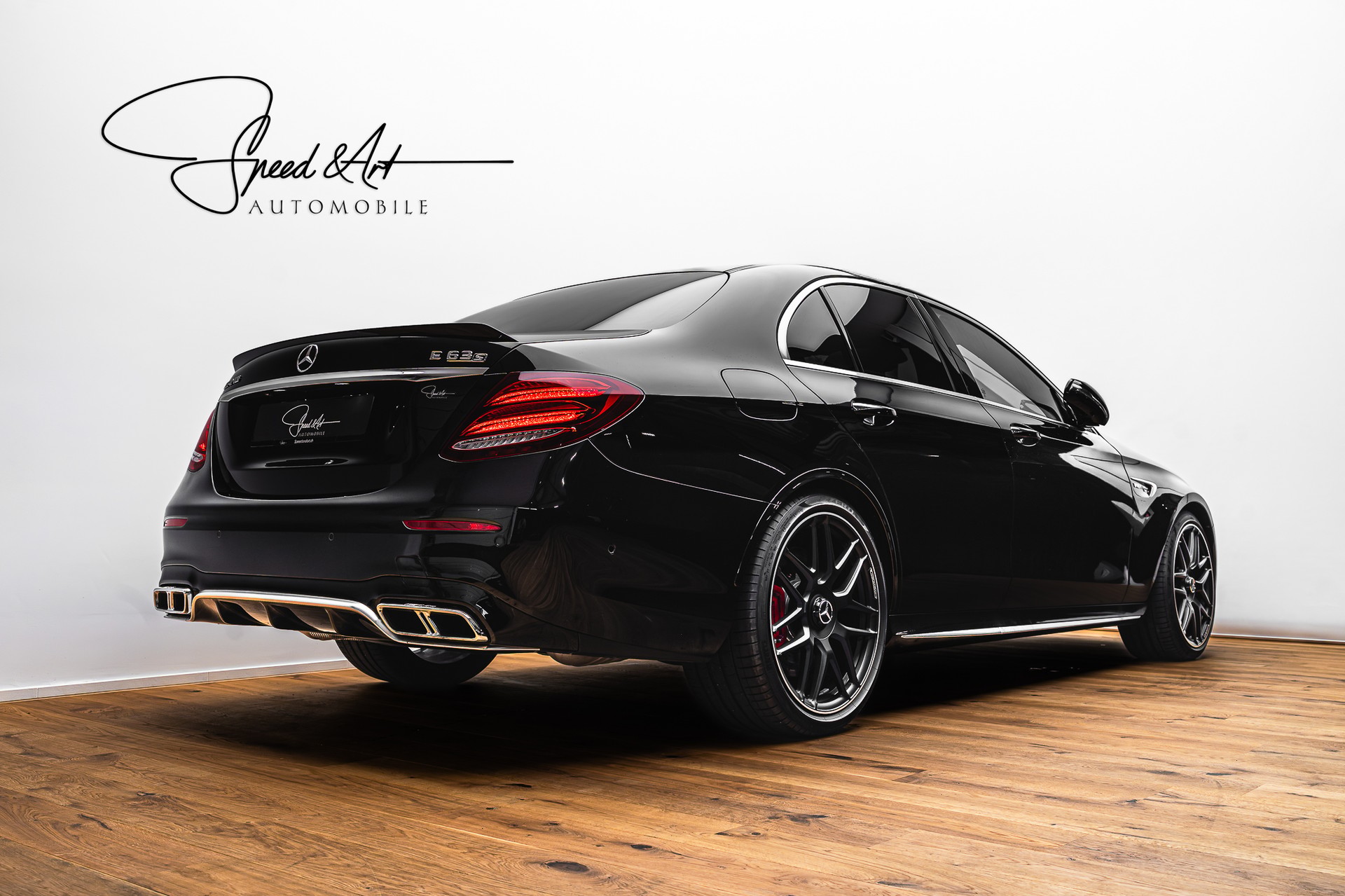 MERCEDES-BENZ E 63 AMG S 4Matic Speedshift MCT | NEUWAGENZUSTAND | OHNE OPF | 1. HAND-image-4