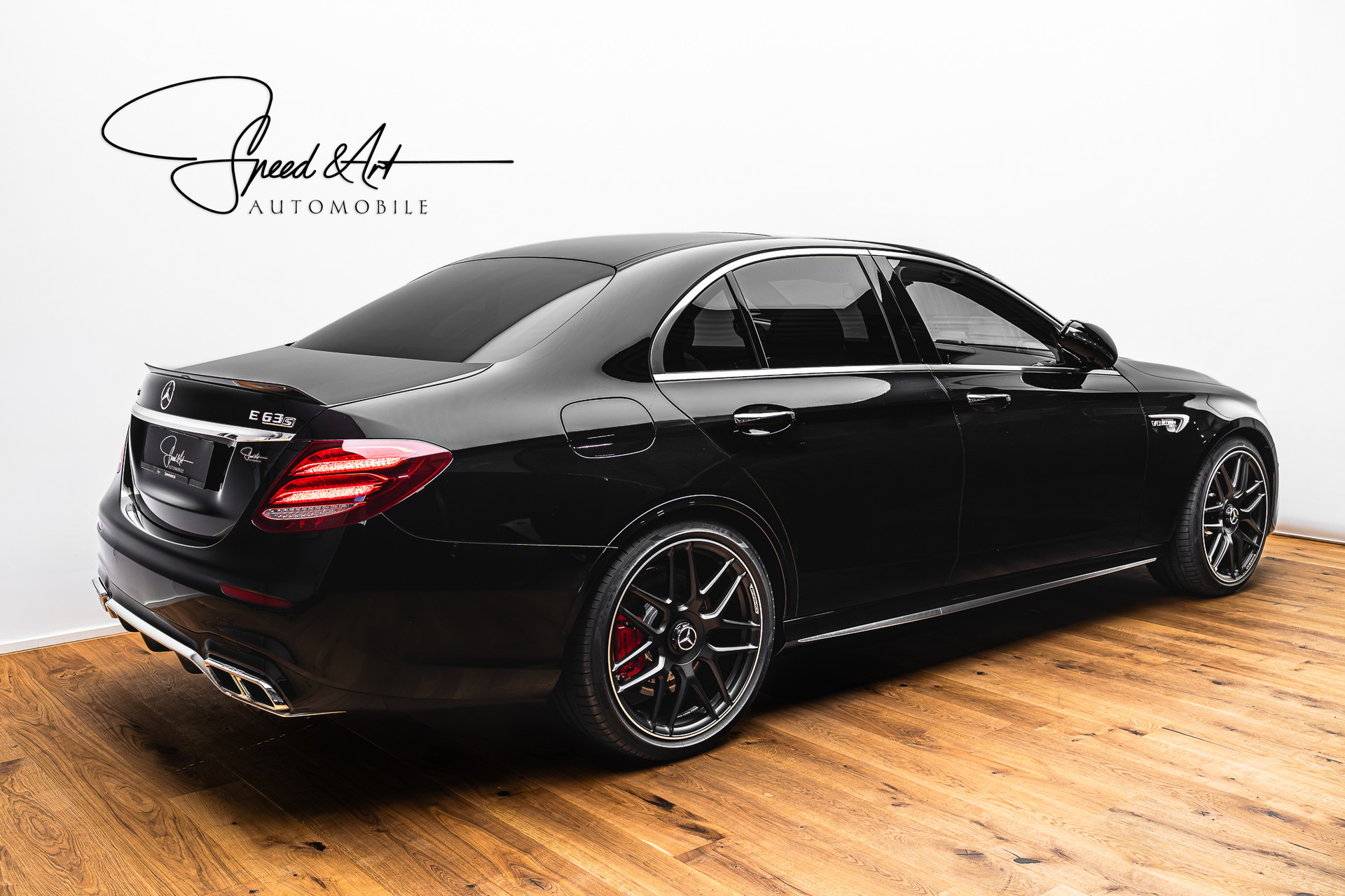 MERCEDES-BENZ E 63 AMG S 4Matic Speedshift MCT | NEUWAGENZUSTAND | OHNE OPF | 1. HAND-image-5