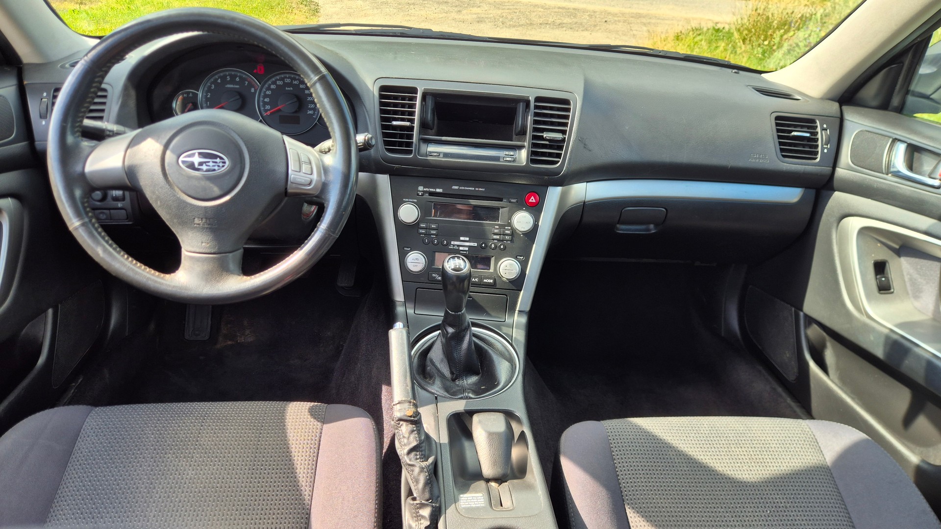 SUBARU Legacy 2.0R AWD Swiss-image-6