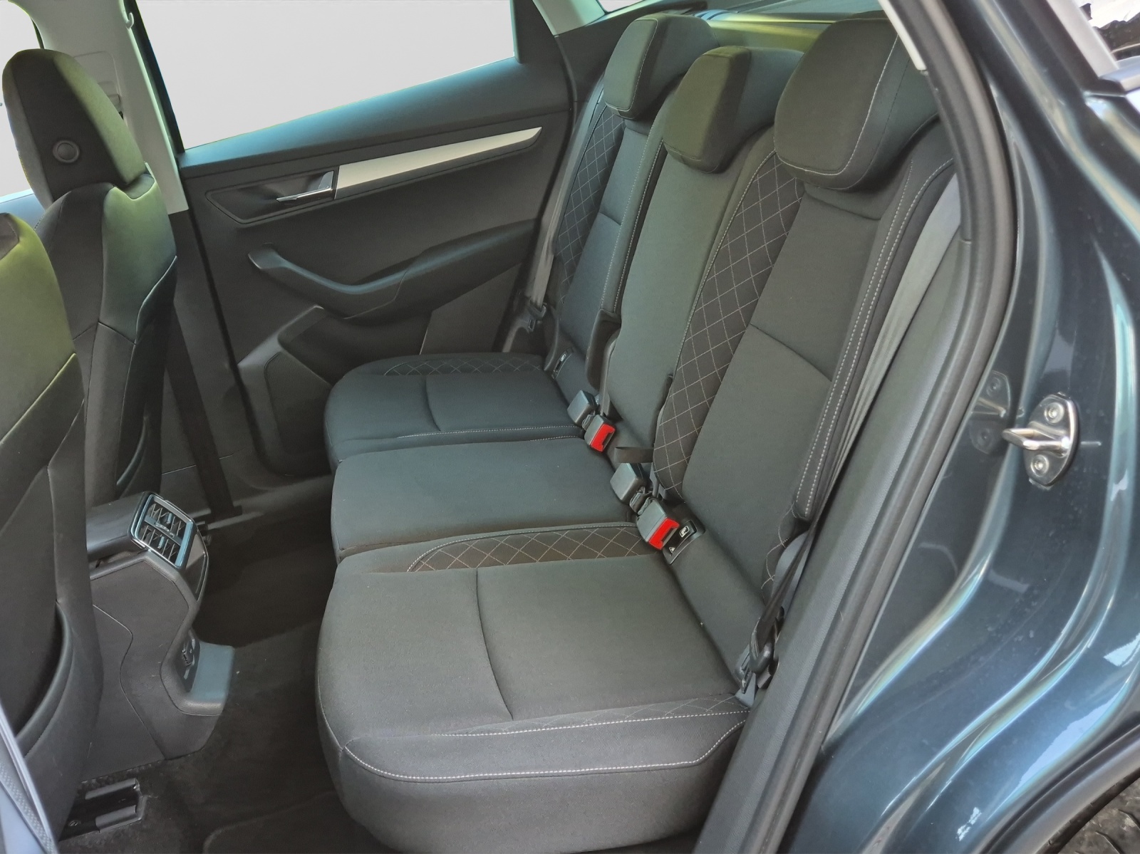SKODA Karoq 1.5 TSI ACT Ambition DSG-image-10