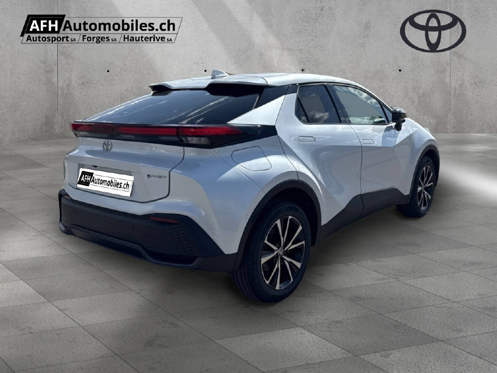 TOYOTA C-HR 2.0 PHEV Trend-image-4
