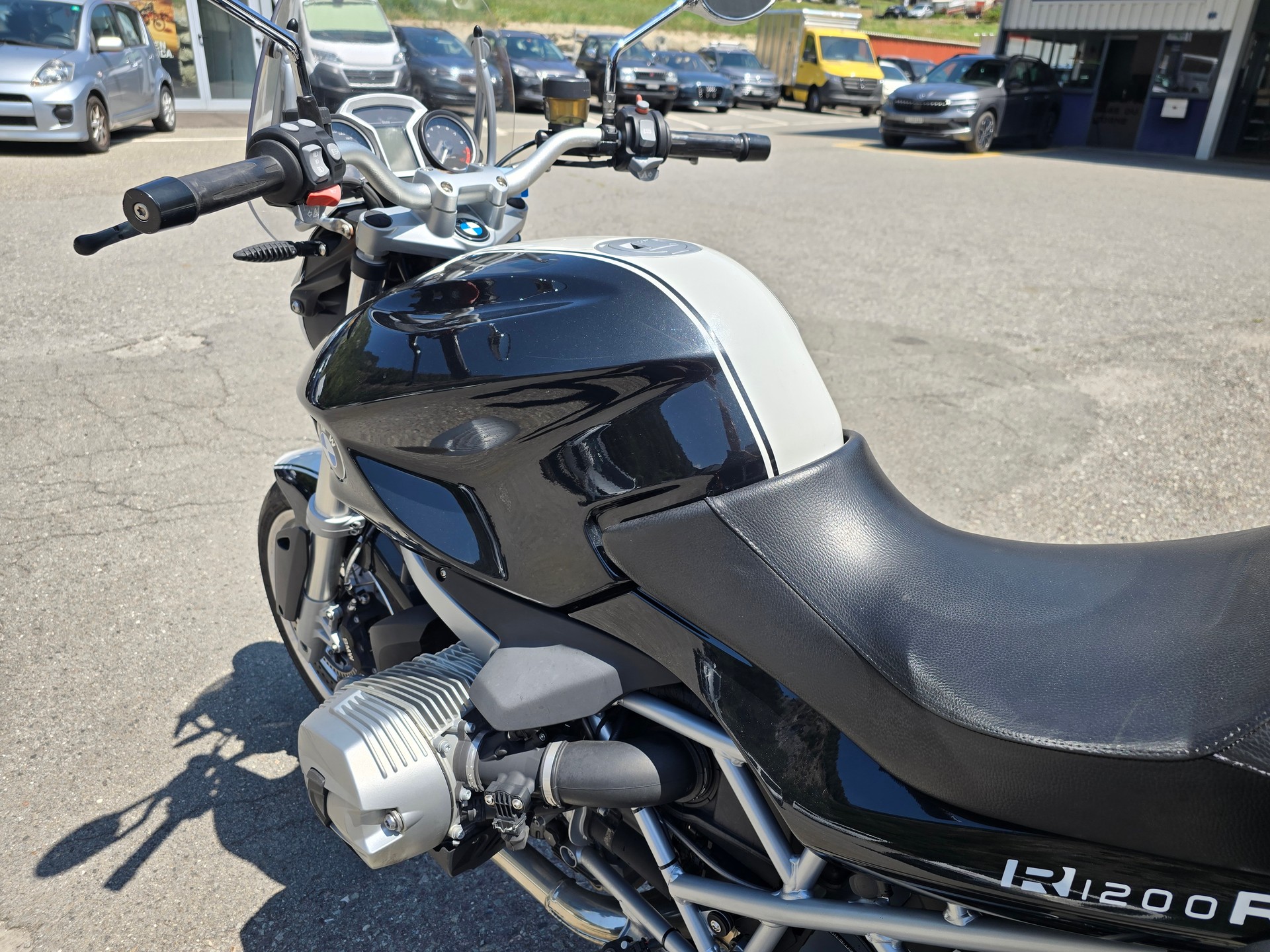 BMW R 1200 R ABS-image-2