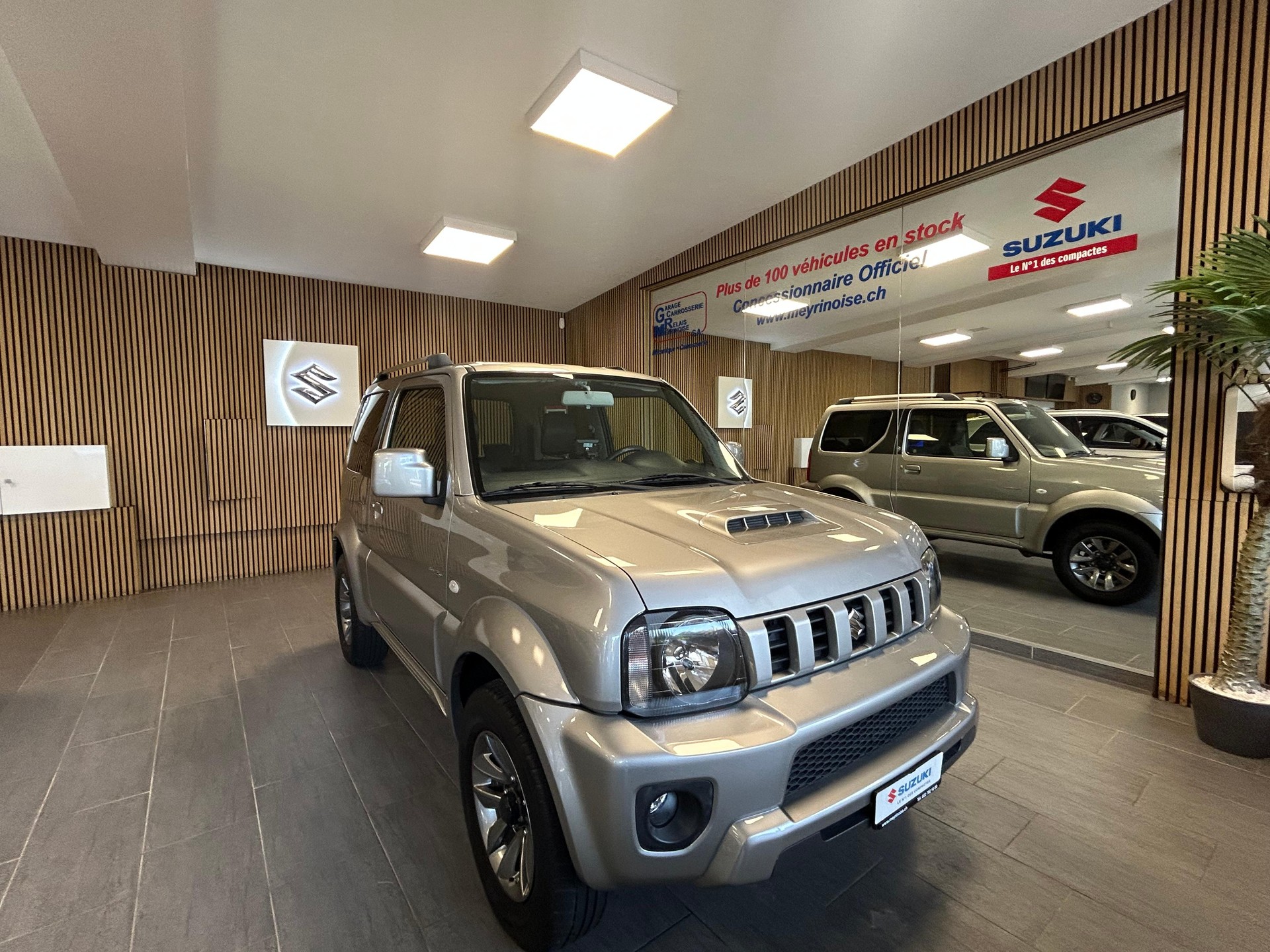 SUZUKI Jimny Wagon 1.3 4WD Sergio Cellano Top Automatique 4 Places/4Platz-showroom-element-1