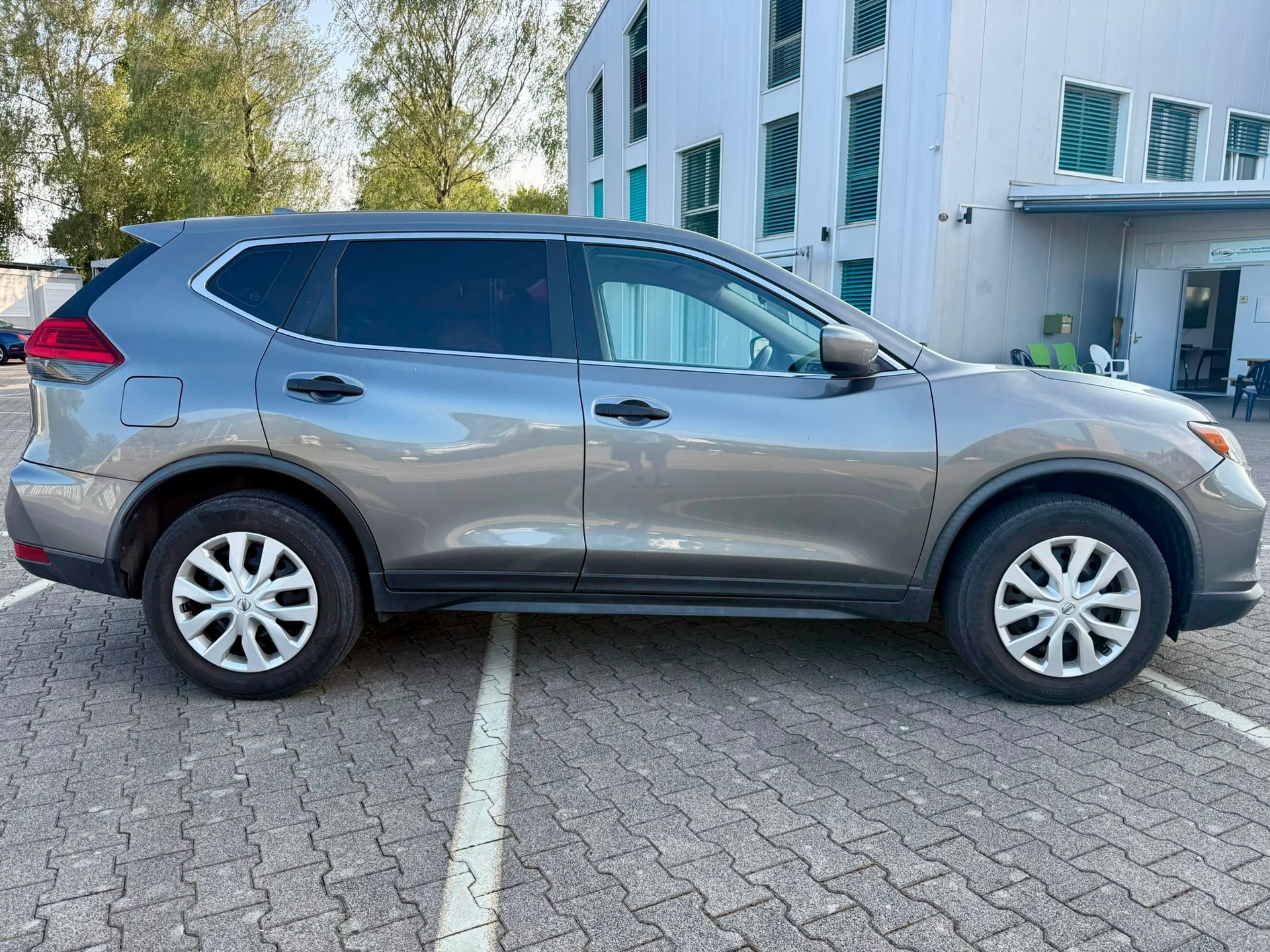 NISSAN Rogue-image-5
