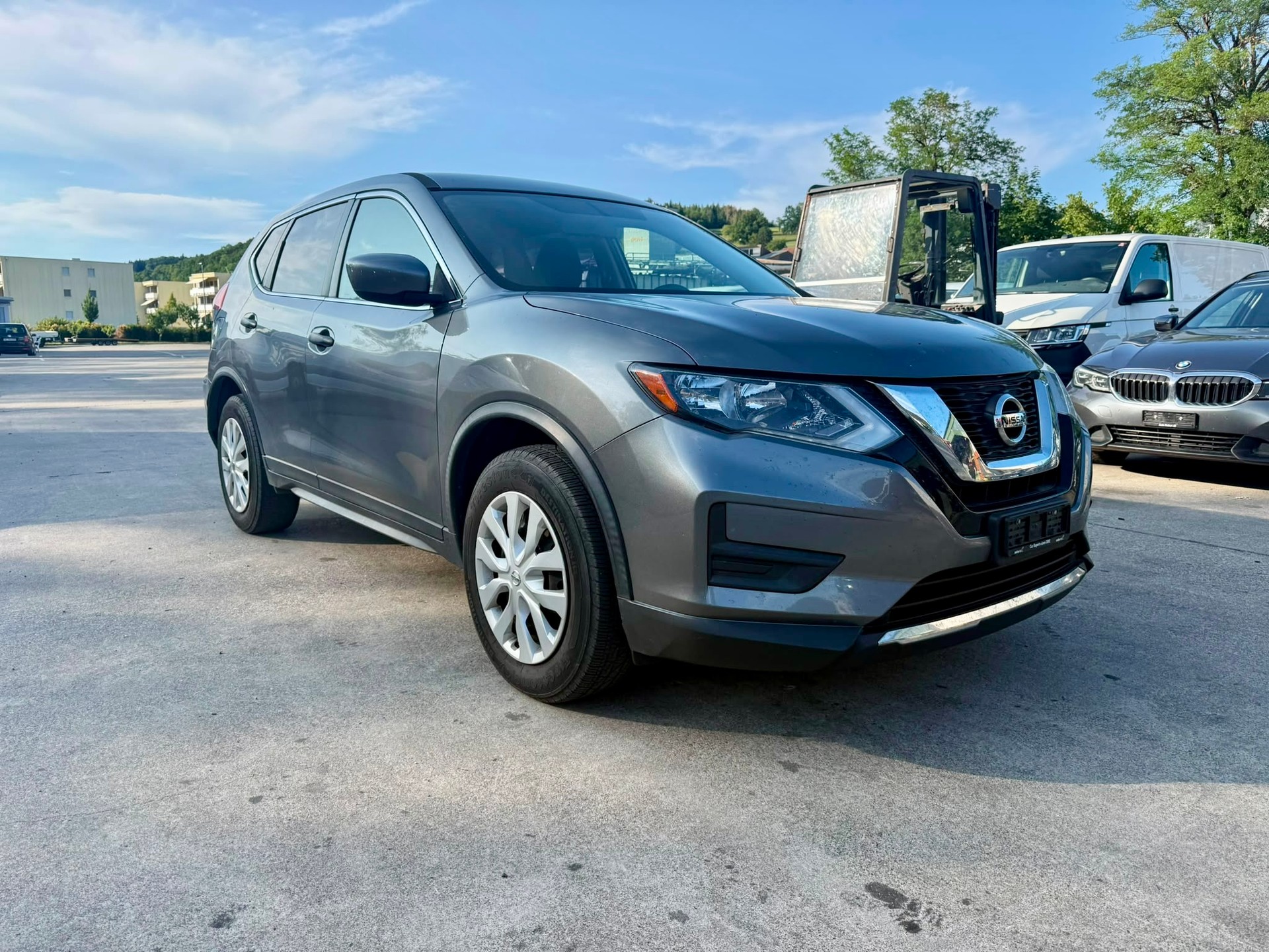 NISSAN Rogue-image-1