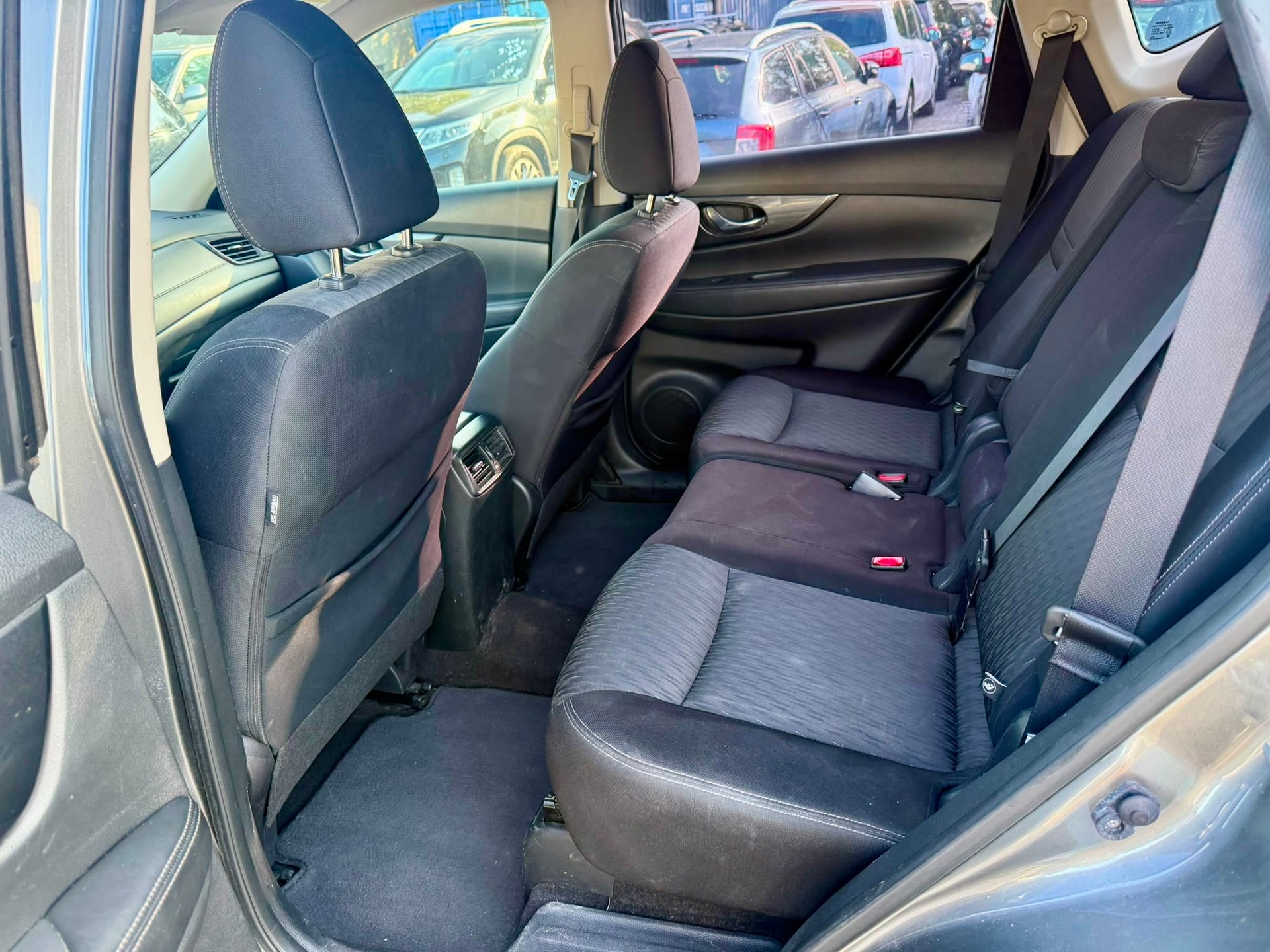NISSAN Rogue-image-14
