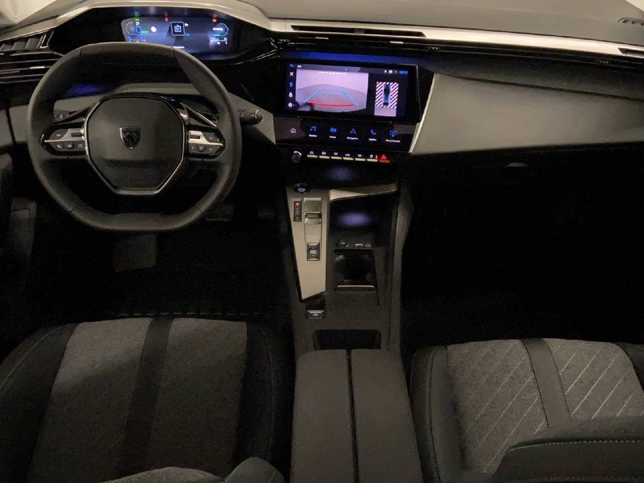 PEUGEOT 408 1.6 PHEV 180 Allure Pack-image-5