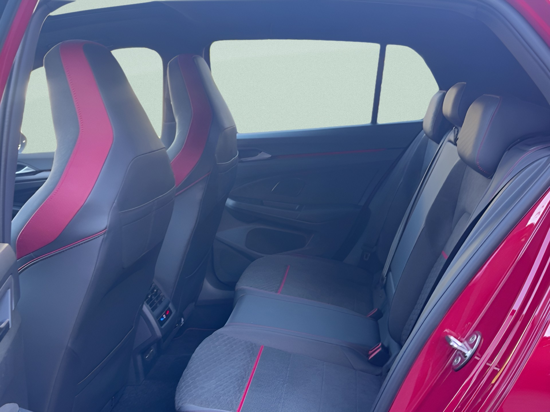 VW Golf 2.0 TSI GTI Clubsport DSG-image-17