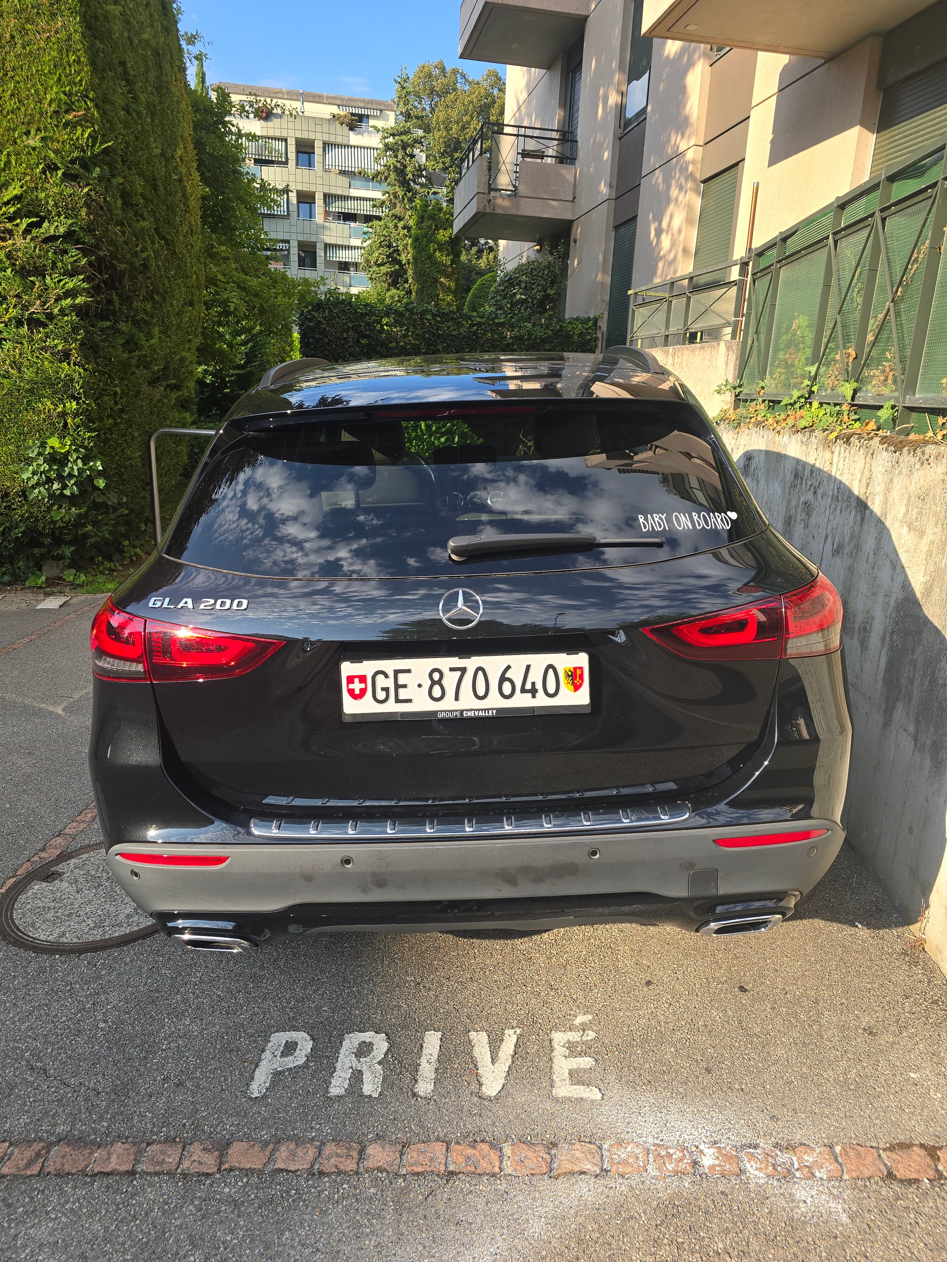 MERCEDES-BENZ GLA-image-1