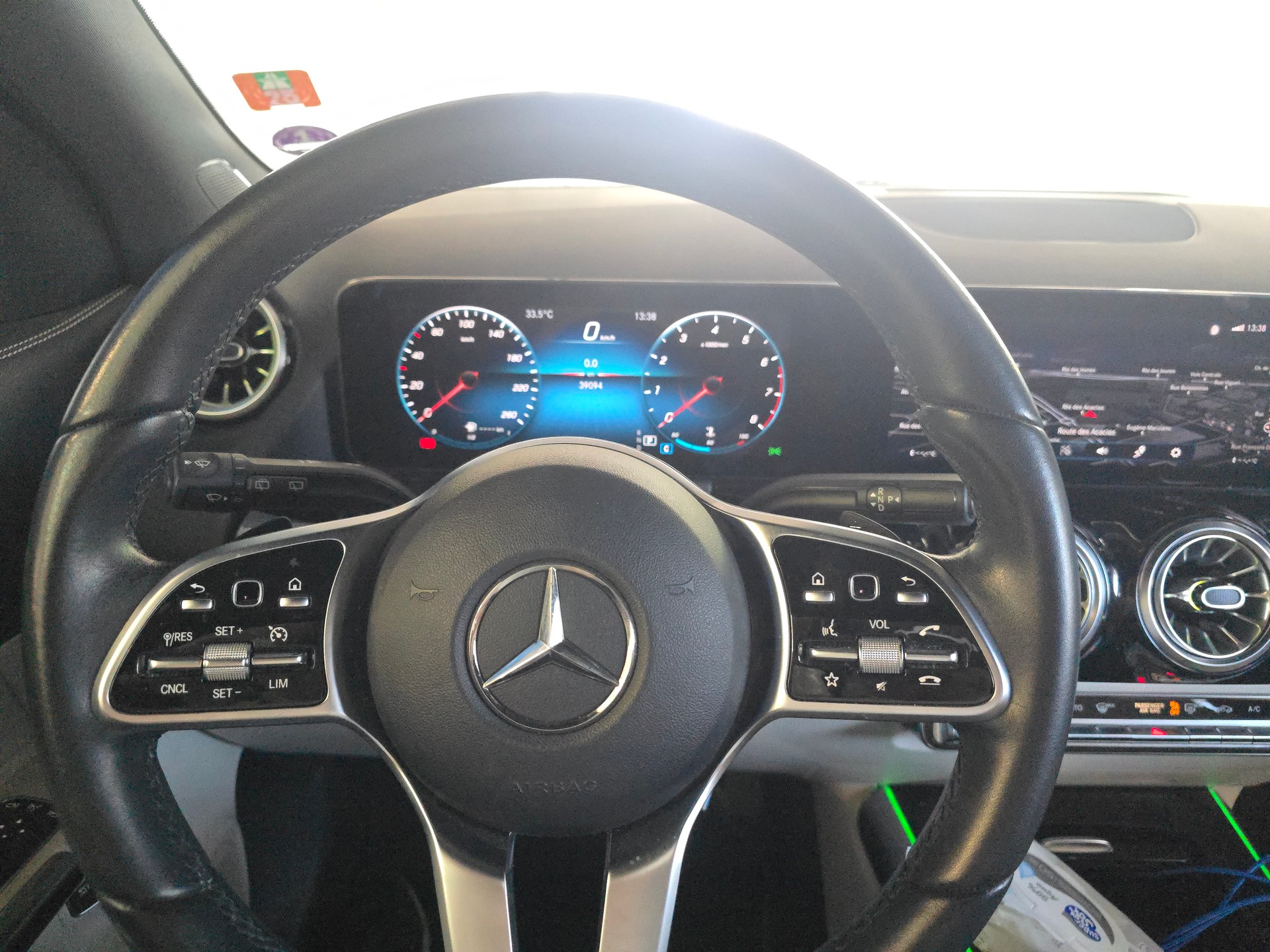 MERCEDES-BENZ GLA-image-5