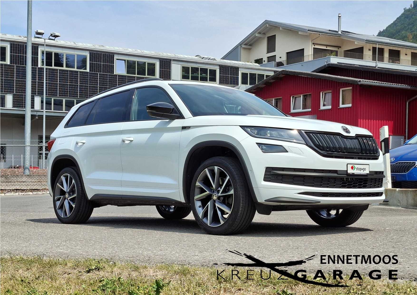 SKODA Kodiaq 2.0 TSI 4x4 Sport Line *8-fach bereift+AHK+Panodach*-image-3