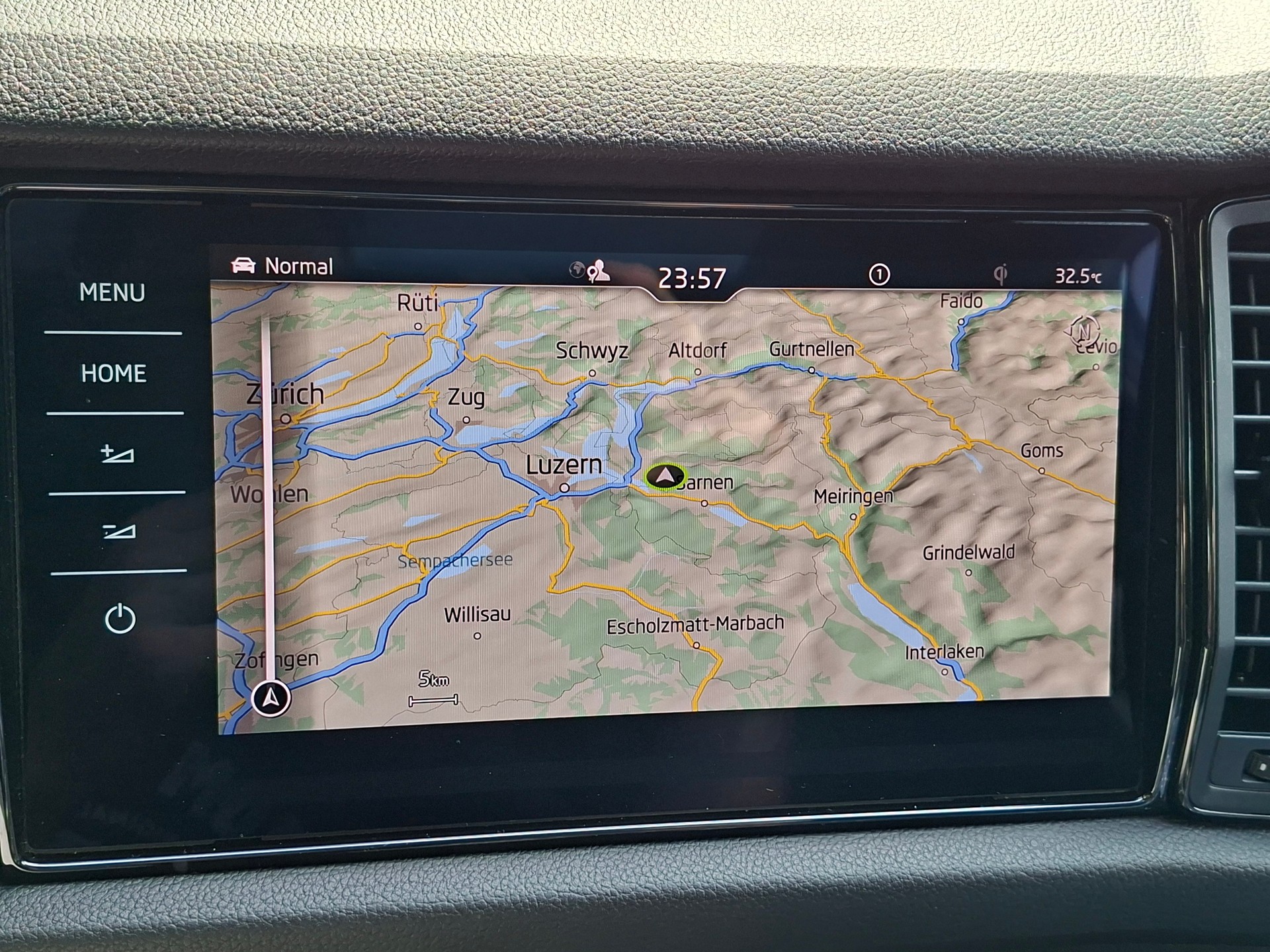 SKODA Kodiaq 2.0 TSI 4x4 Sport Line *8-fach bereift+AHK+Panodach*-image-11