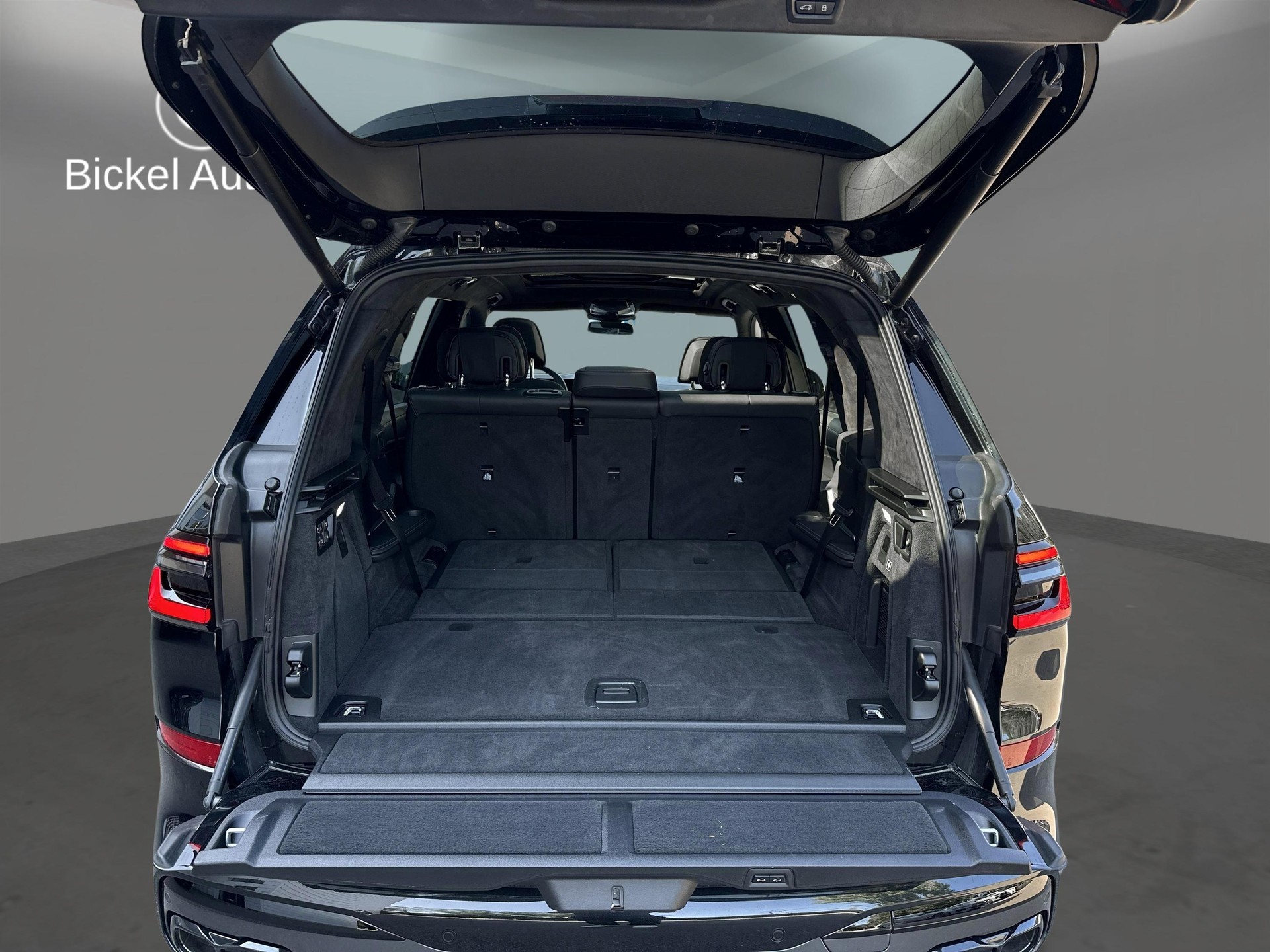 BMW X7 xDrive M60i M Sport Pro-image-16