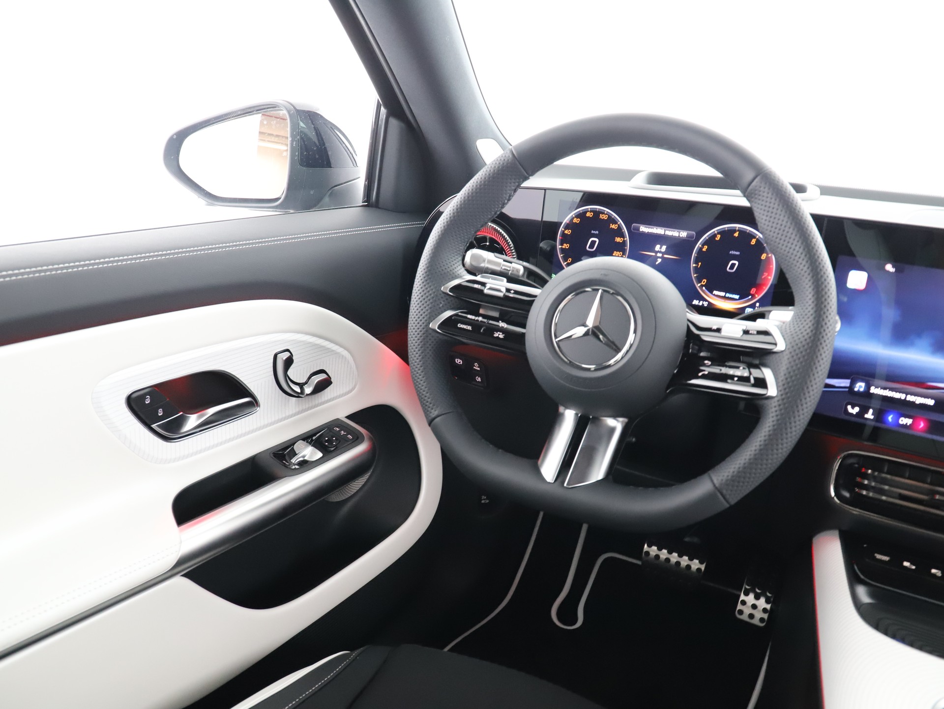 MERCEDES-BENZ GLB 220 4Matic 8G-Tronic-image-14