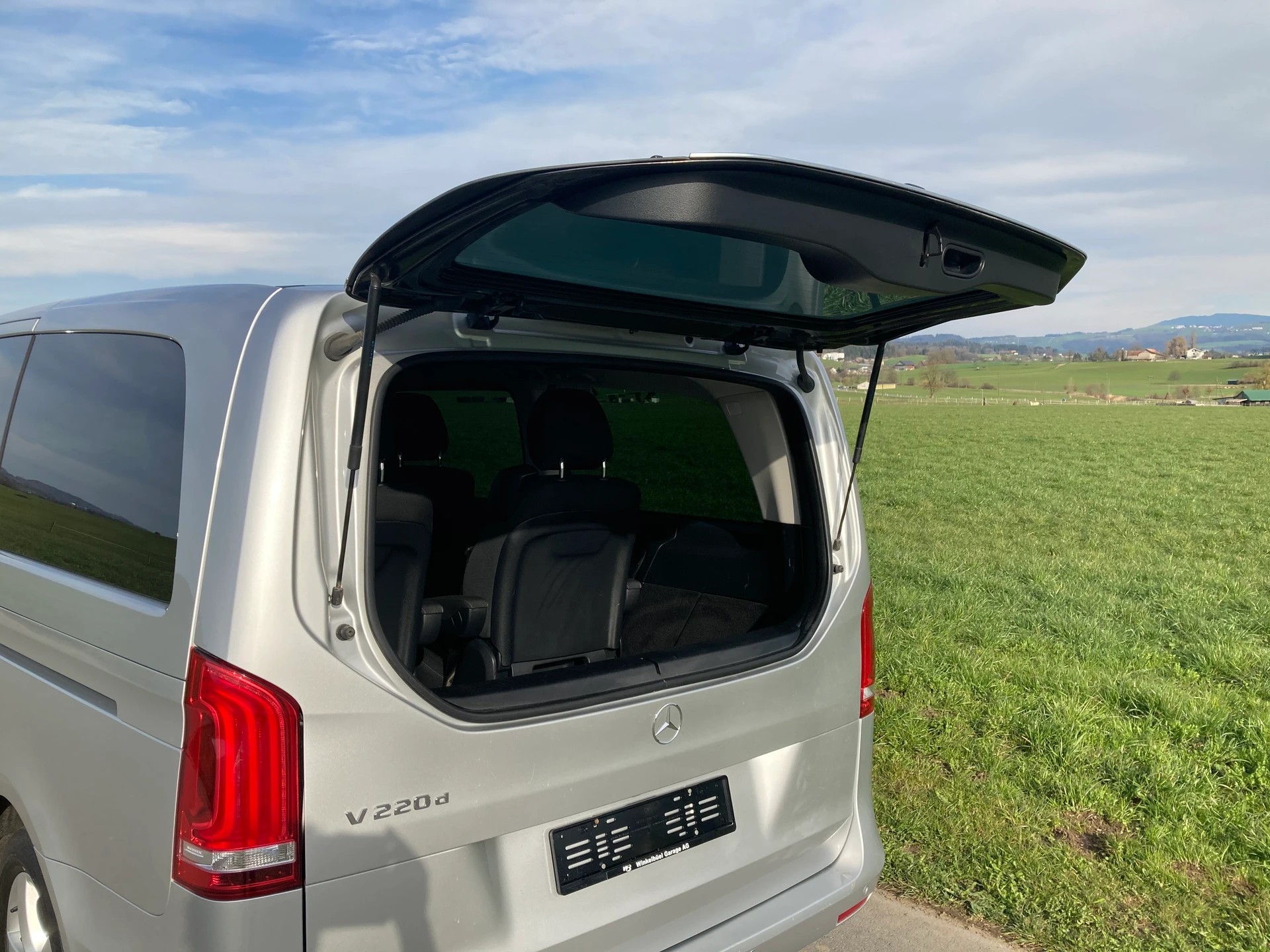 MERCEDES-BENZ V 220 d lang 9G-Tronic-image-5