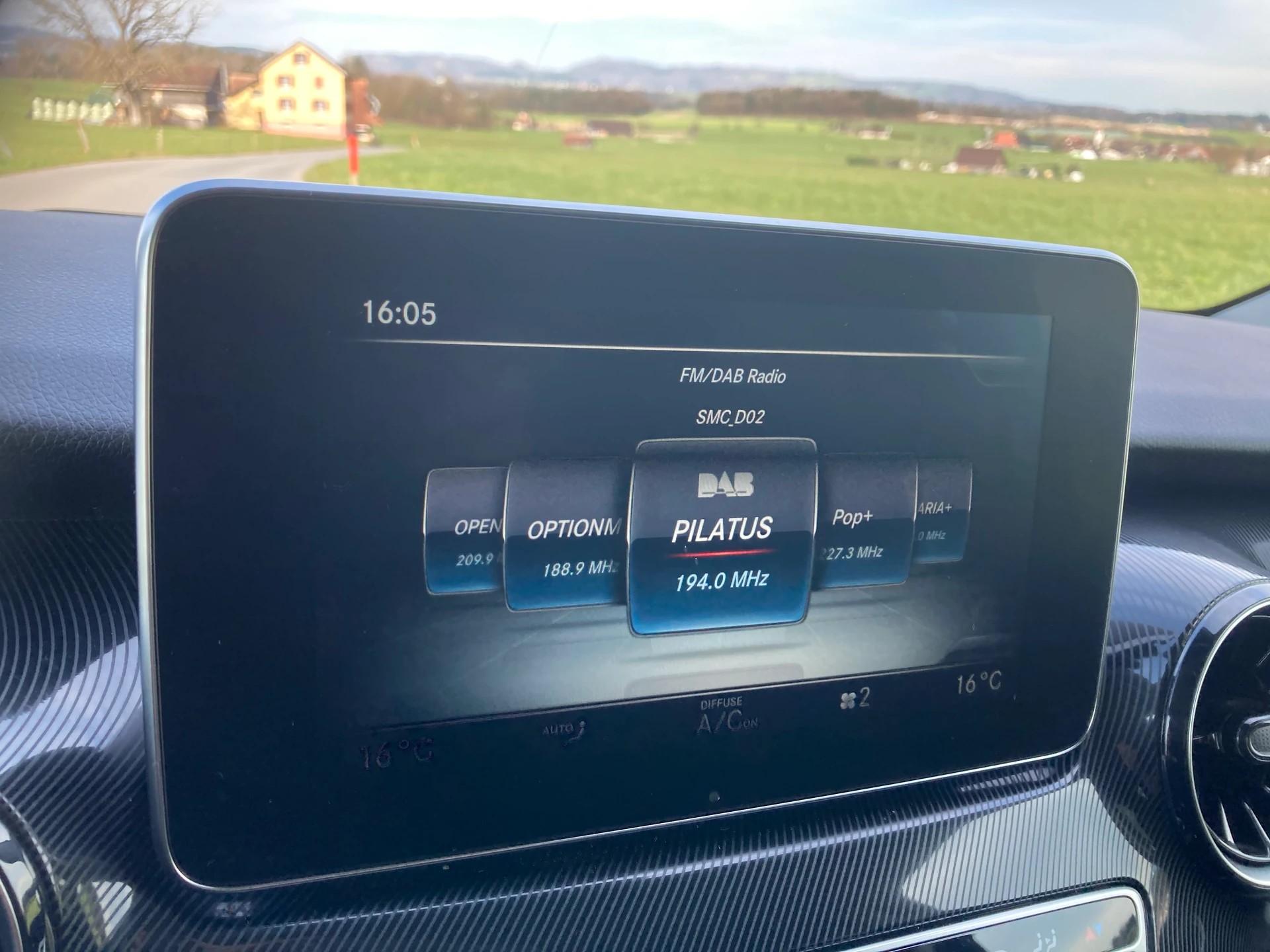 MERCEDES-BENZ V 220 d lang 9G-Tronic-image-11