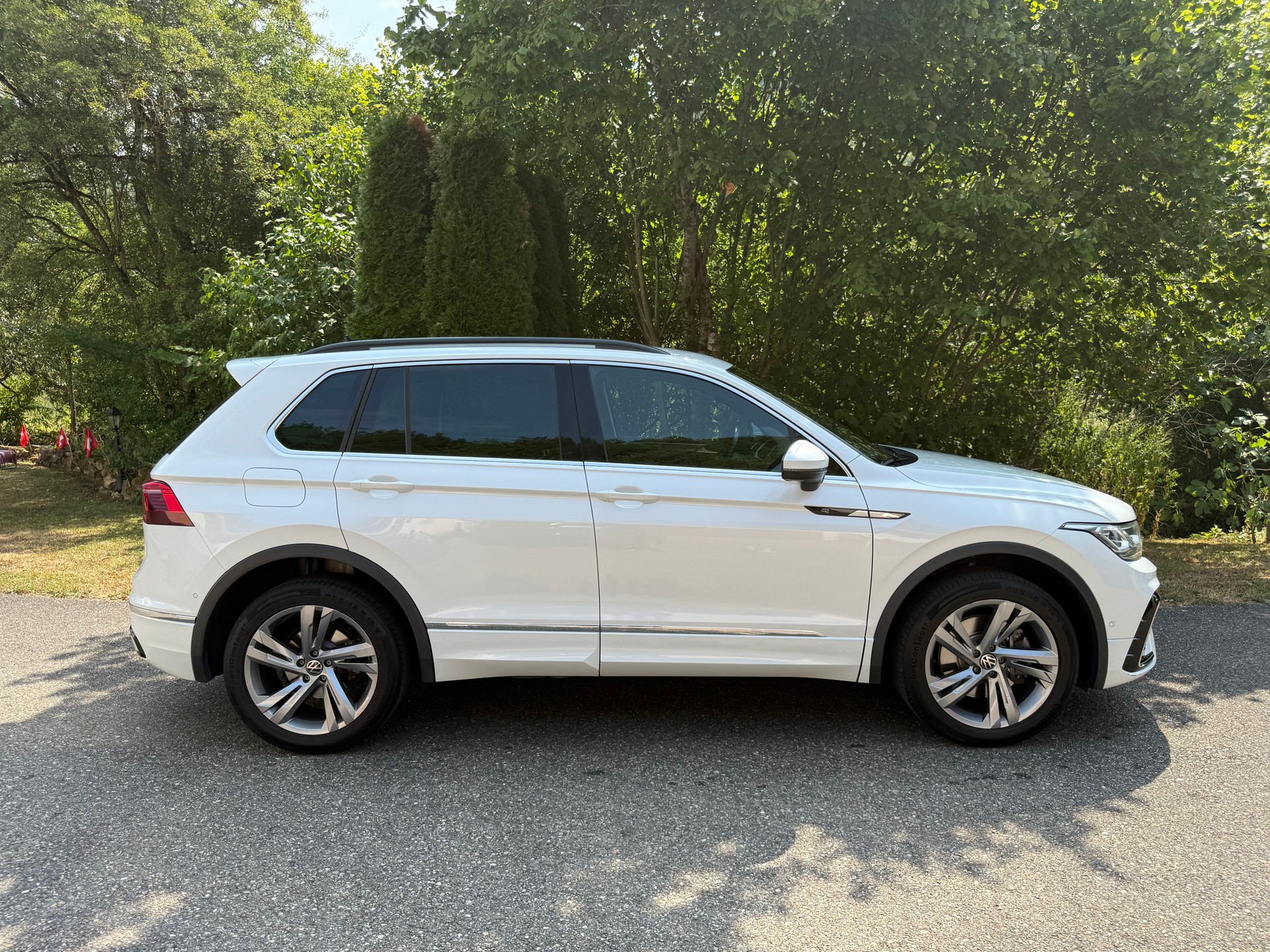 VW Tiguan 2.0 TDI SCR R-Line 4Motion DSG-image-5