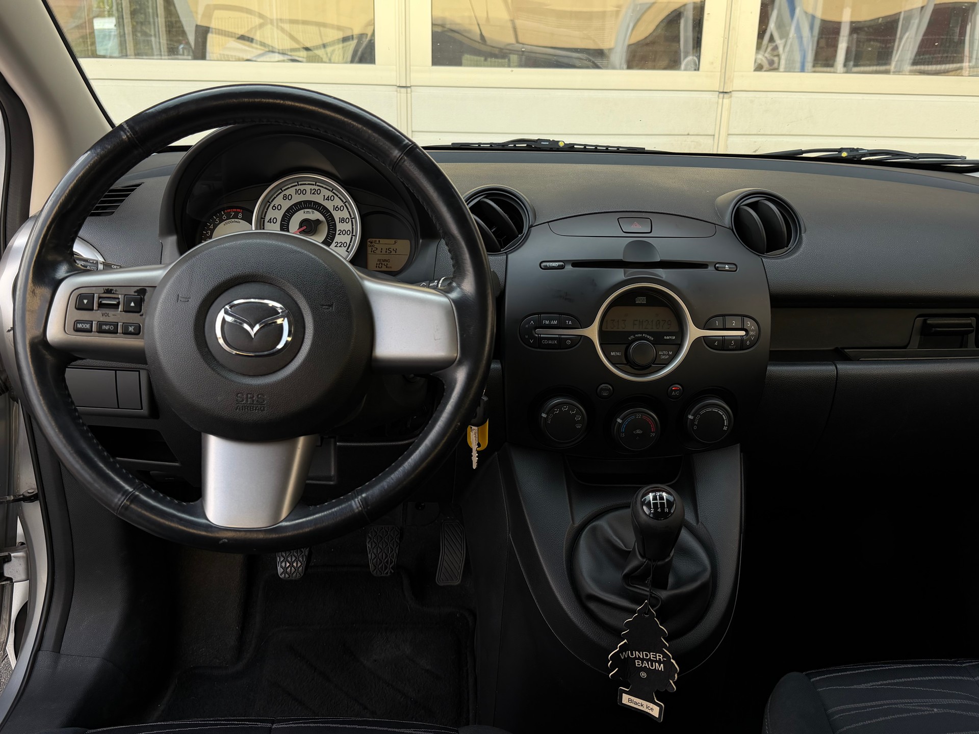 MAZDA 2 1.3i 16V Exclusive*Frisch ab MFK&Service*Parksensoren*Sitzheizung*8-Fach Aluräder*-image-10