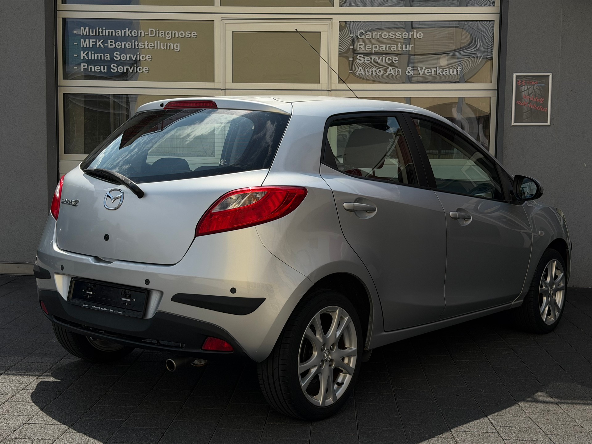 MAZDA 2 1.3i 16V Exclusive*Frisch ab MFK&Service*Parksensoren*Sitzheizung*8-Fach Aluräder*-image-6