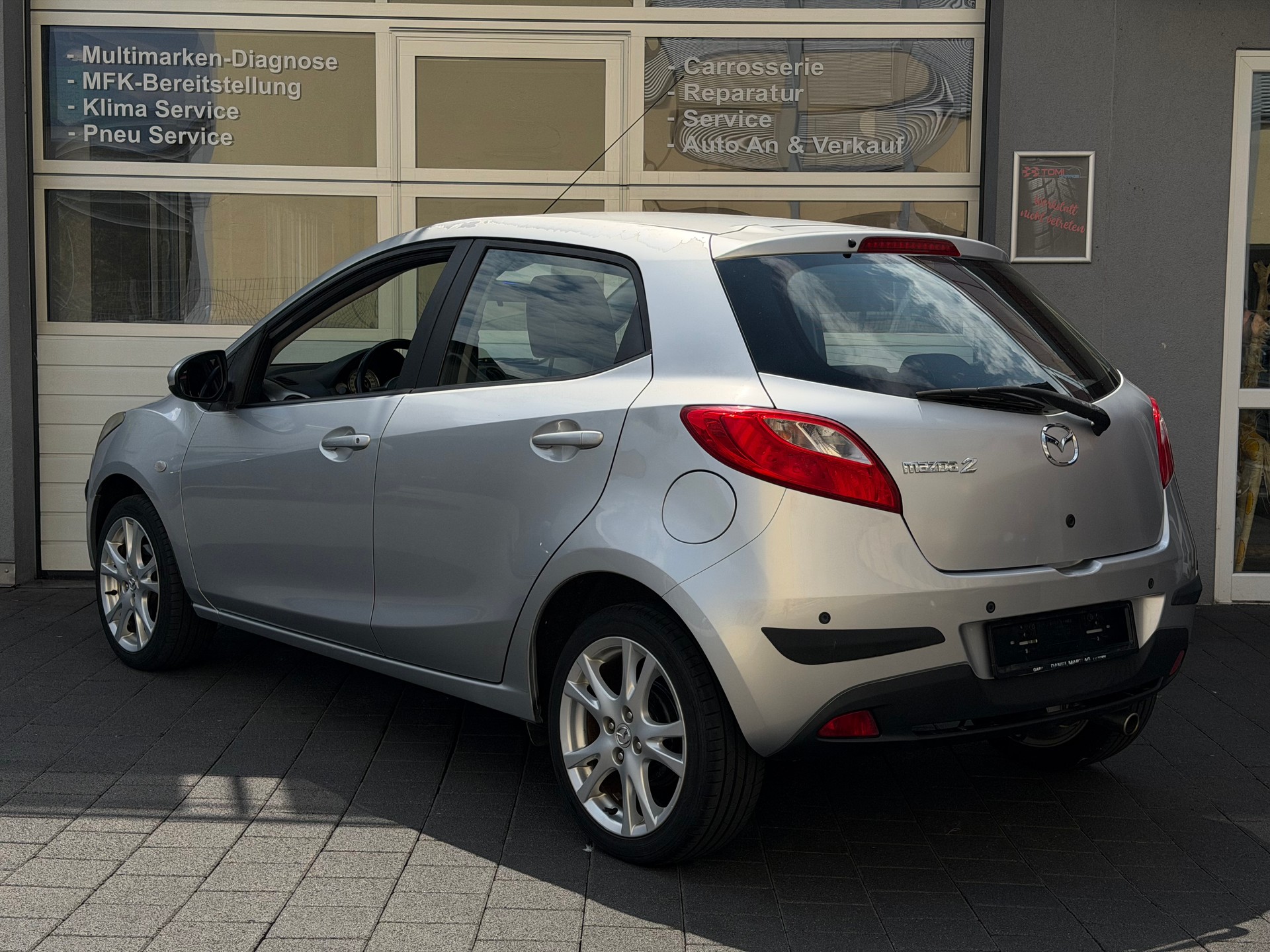 MAZDA 2 1.3i 16V Exclusive*Frisch ab MFK&Service*Parksensoren*Sitzheizung*8-Fach Aluräder*-image-8