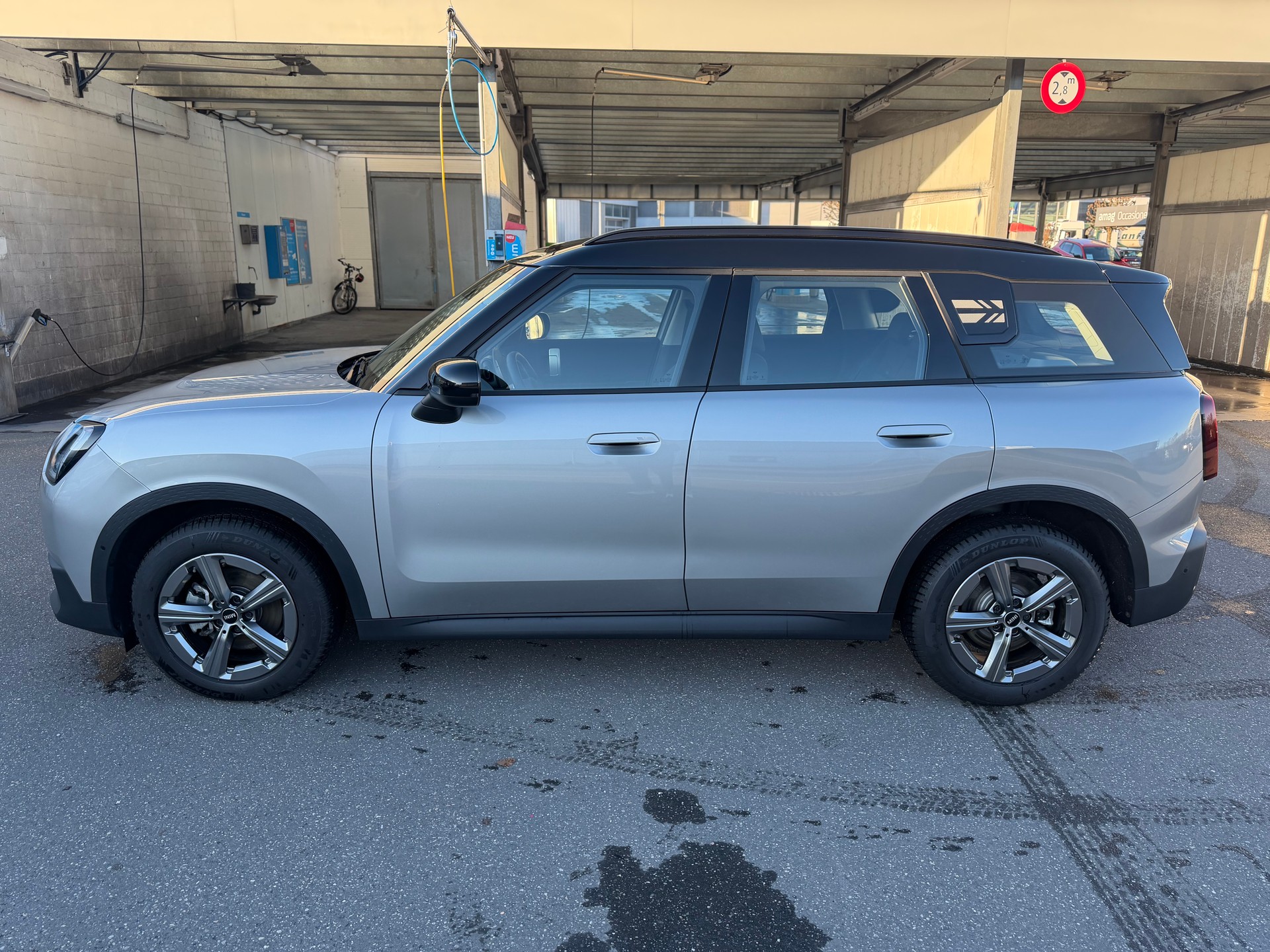 MINI COUNTRYMAN-image-1