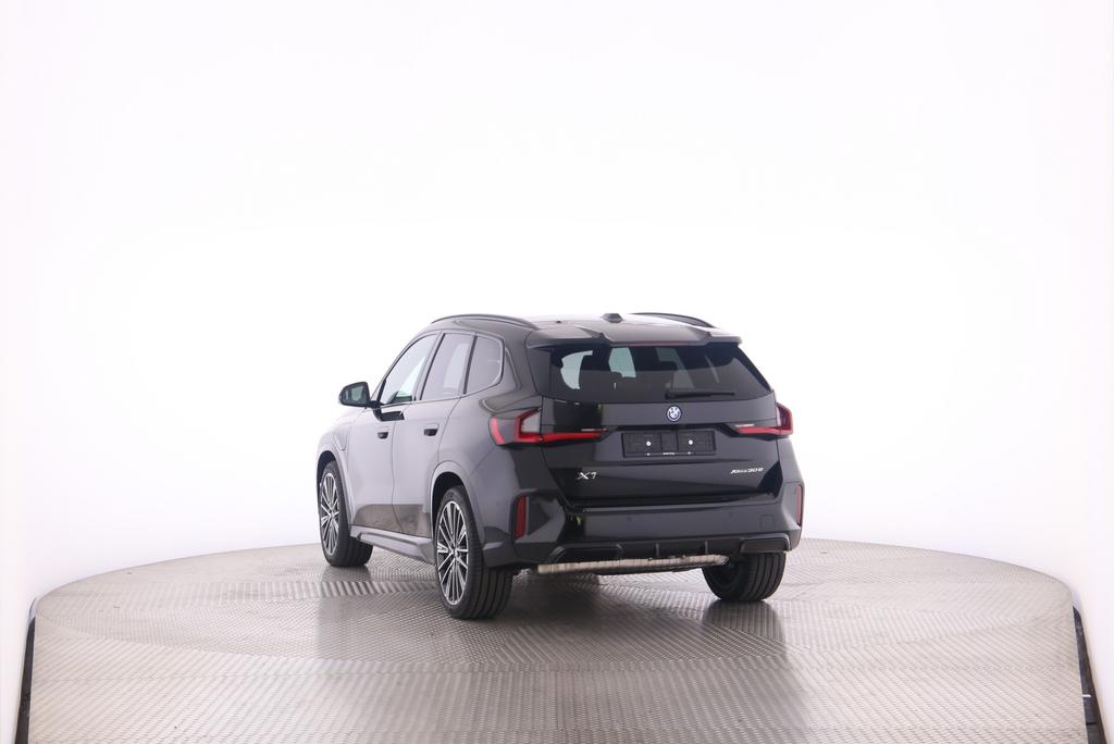 BMW X1 30e xDrive-image-14