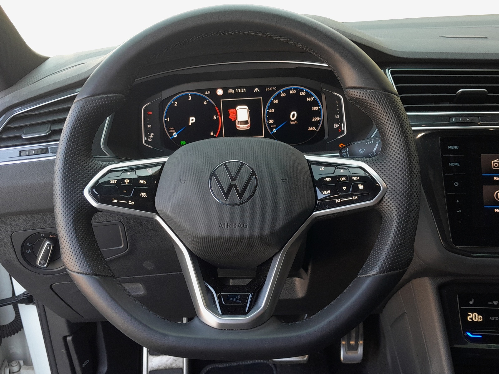 VW Tiguan 2.0 TDI SCR R-Line 4Motion DSG-image-9