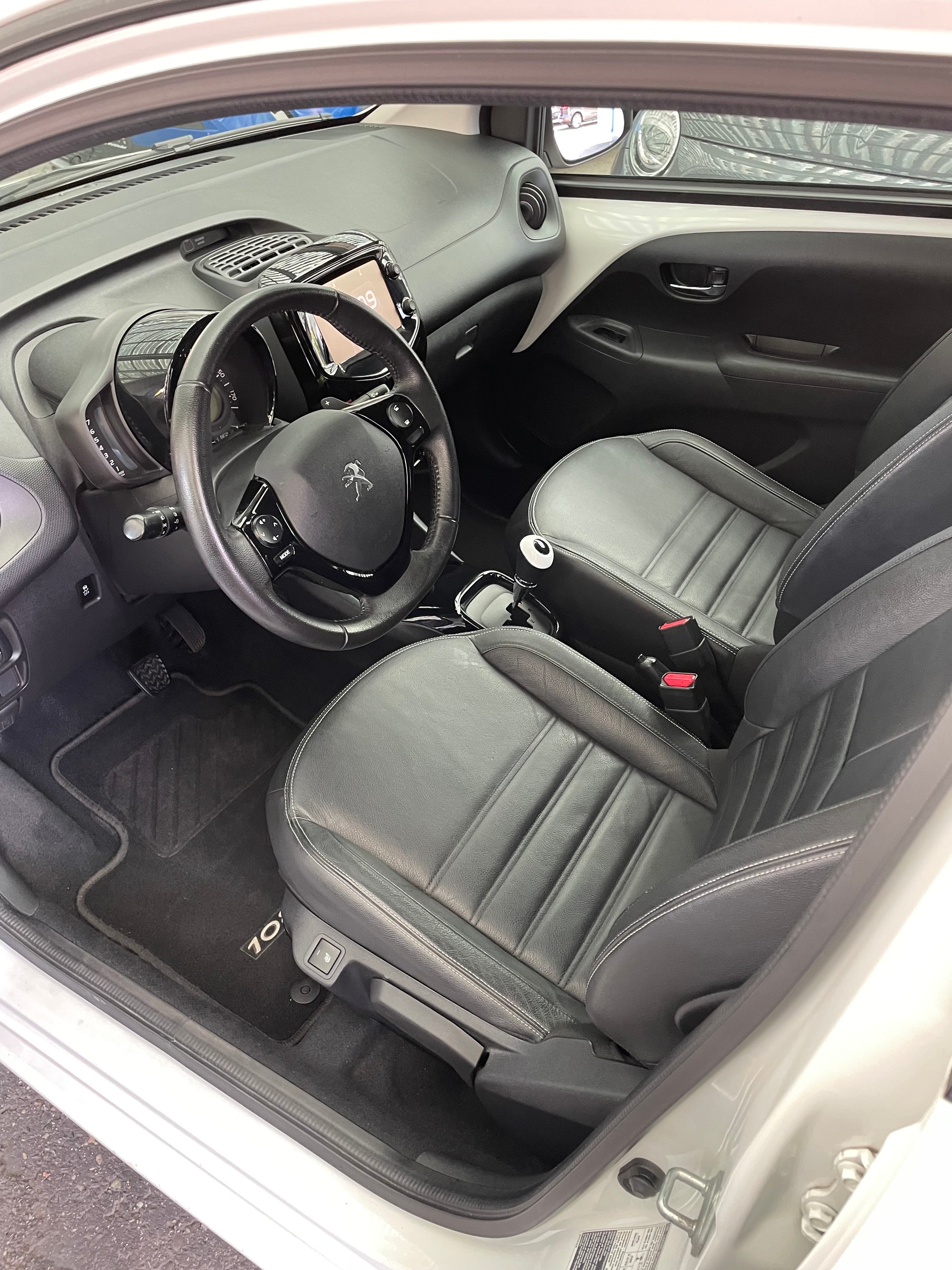 PEUGEOT 108 1.0 VTi Allure Top ETG-image-5