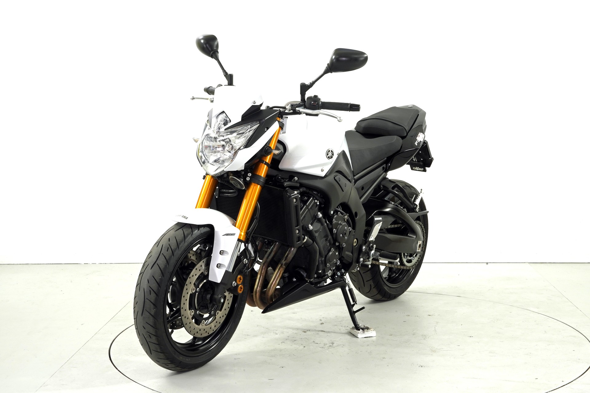 YAMAHA FZ8NA-showroom-element-2
