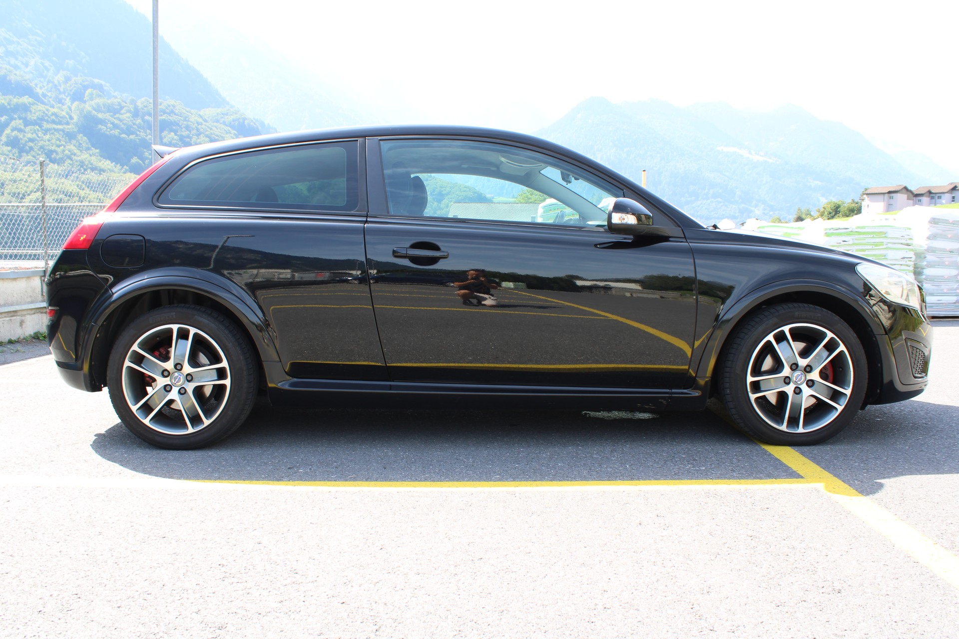 VOLVO 2.0 D3 R-Design-image-1