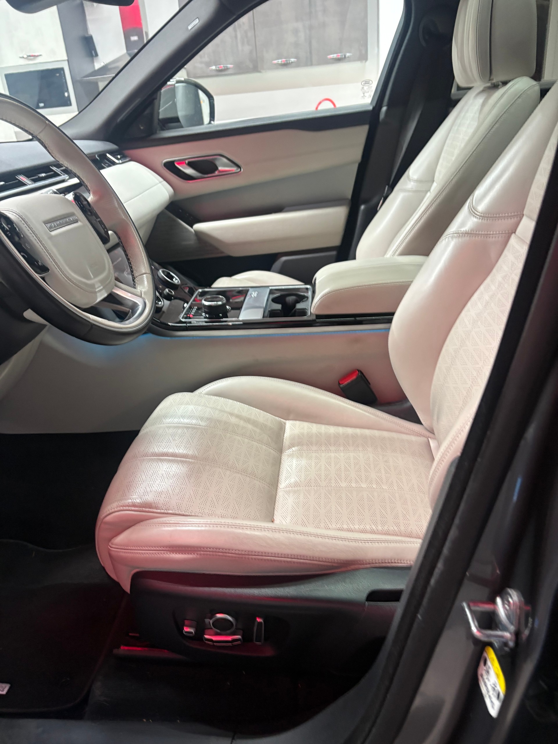 LAND ROVER Range Rover Velar R-Dynamic P 250 SE Automatic-image-9