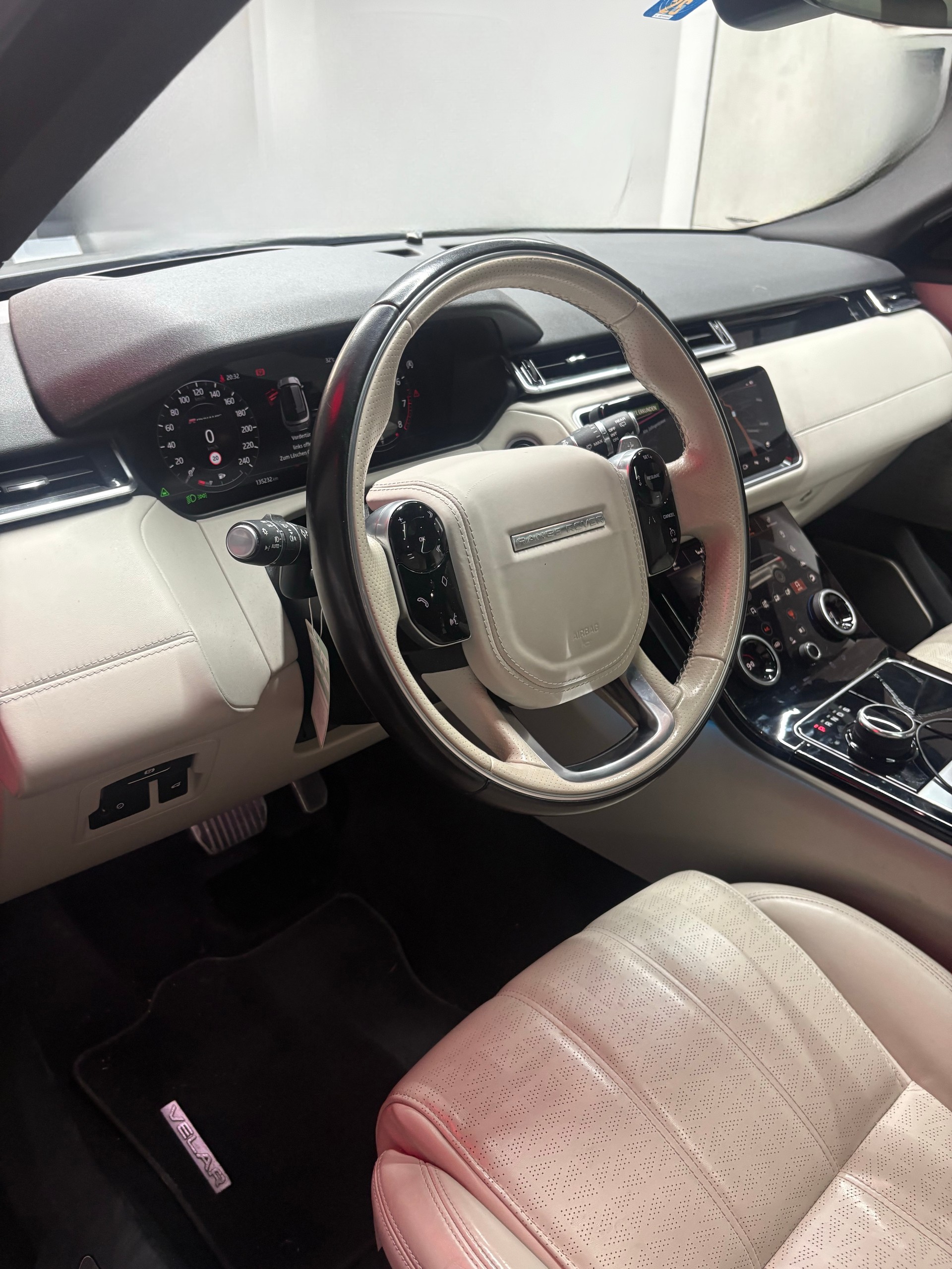LAND ROVER Range Rover Velar R-Dynamic P 250 SE Automatic-image-11