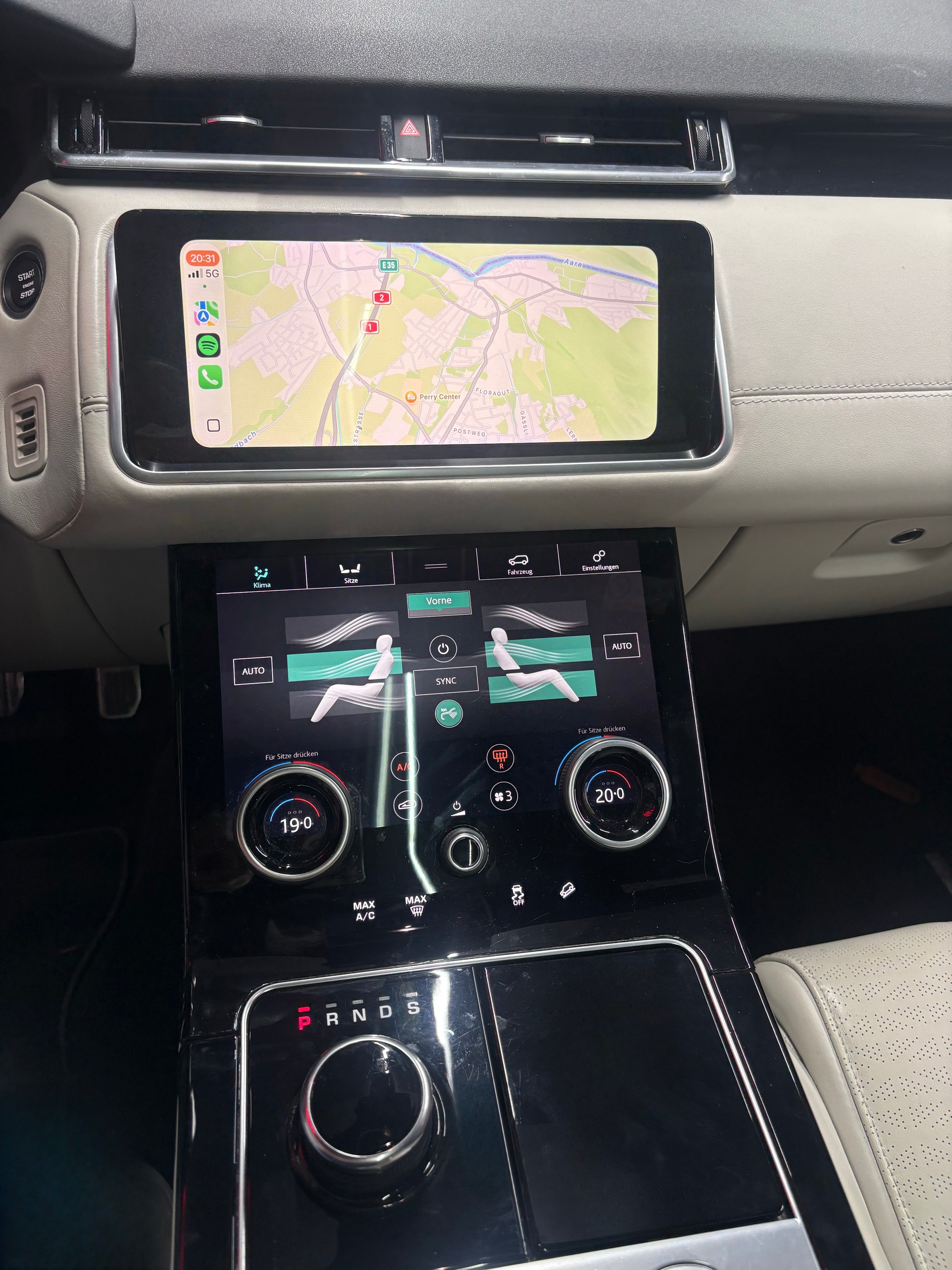 LAND ROVER Range Rover Velar R-Dynamic P 250 SE Automatic-image-12