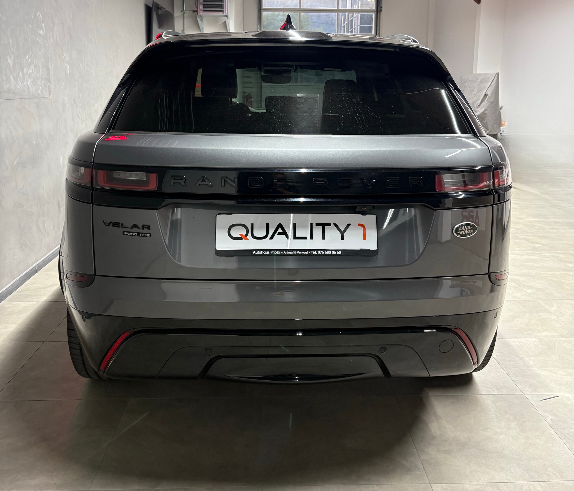 LAND ROVER Range Rover Velar R-Dynamic P 250 SE Automatic-image-5