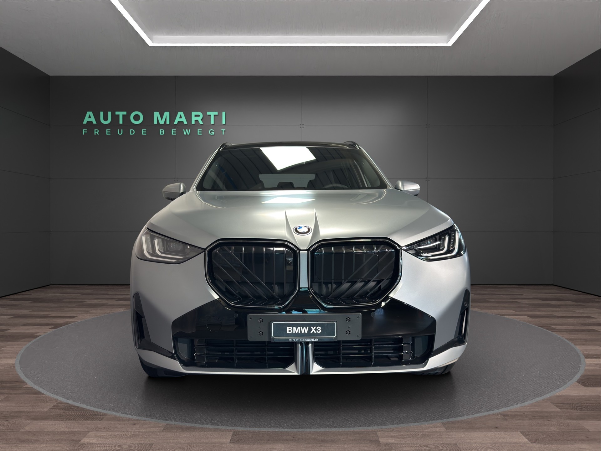 BMW X3 20d xDrive-showroom-element-1