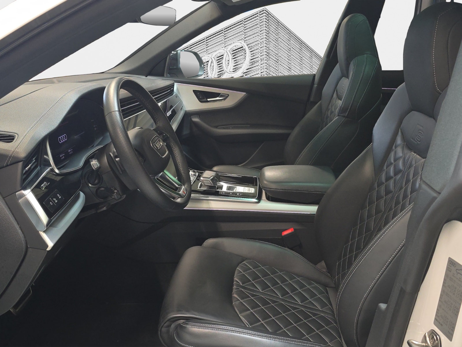 AUDI SQ8 TFSI quattro tiptronic-image-9