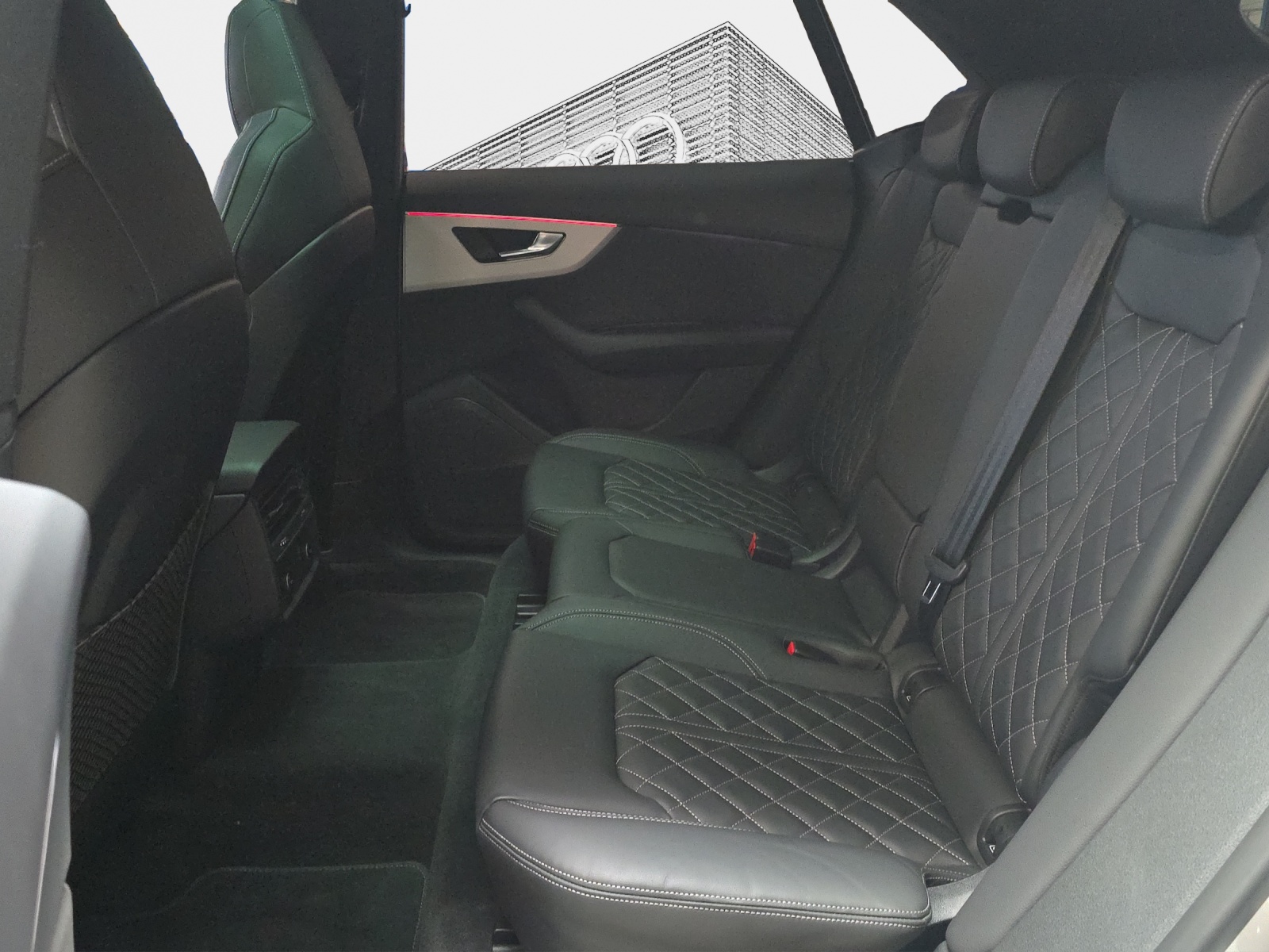 AUDI SQ8 TFSI quattro tiptronic-image-11