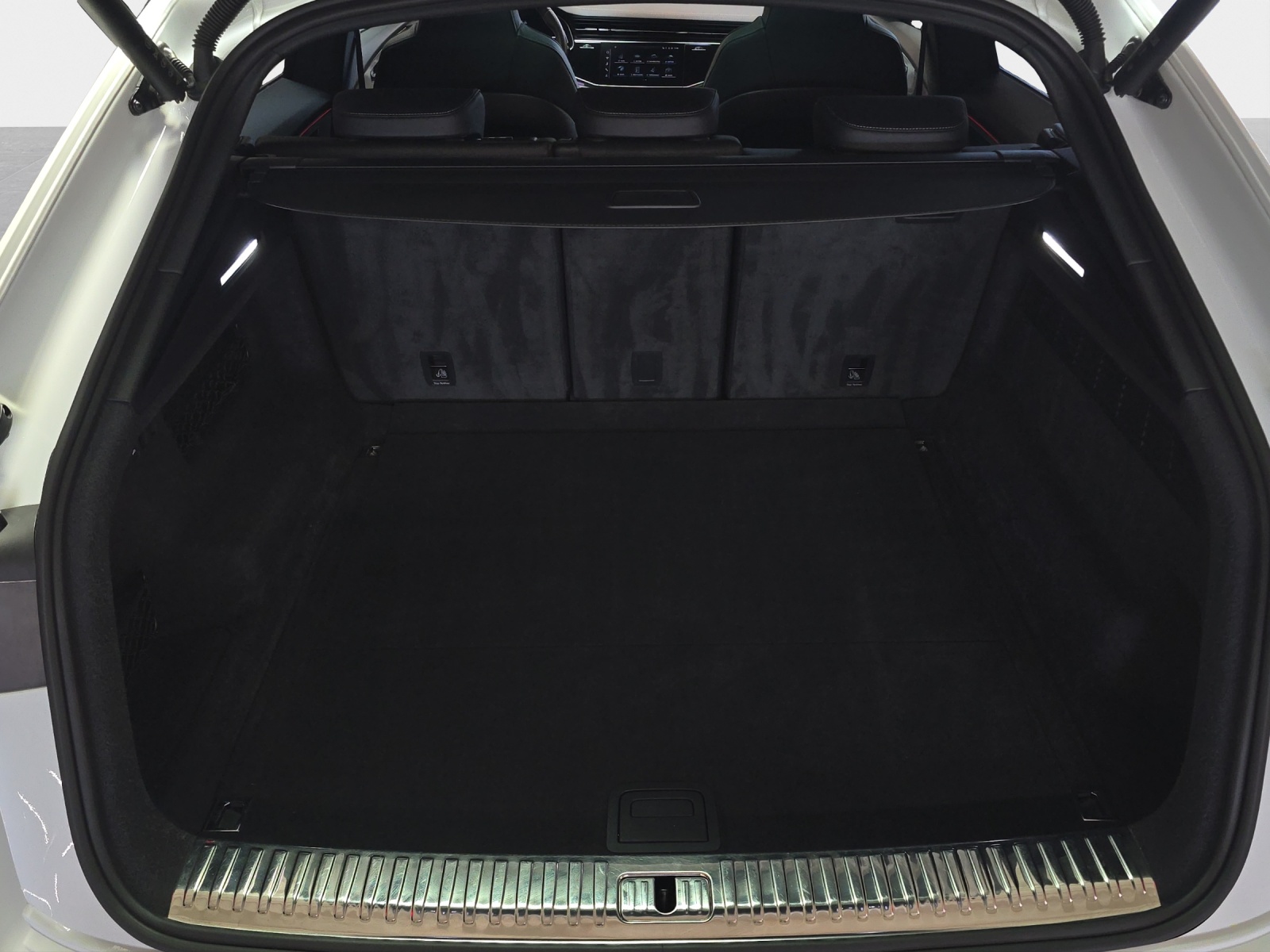 AUDI SQ8 TFSI quattro tiptronic-image-12