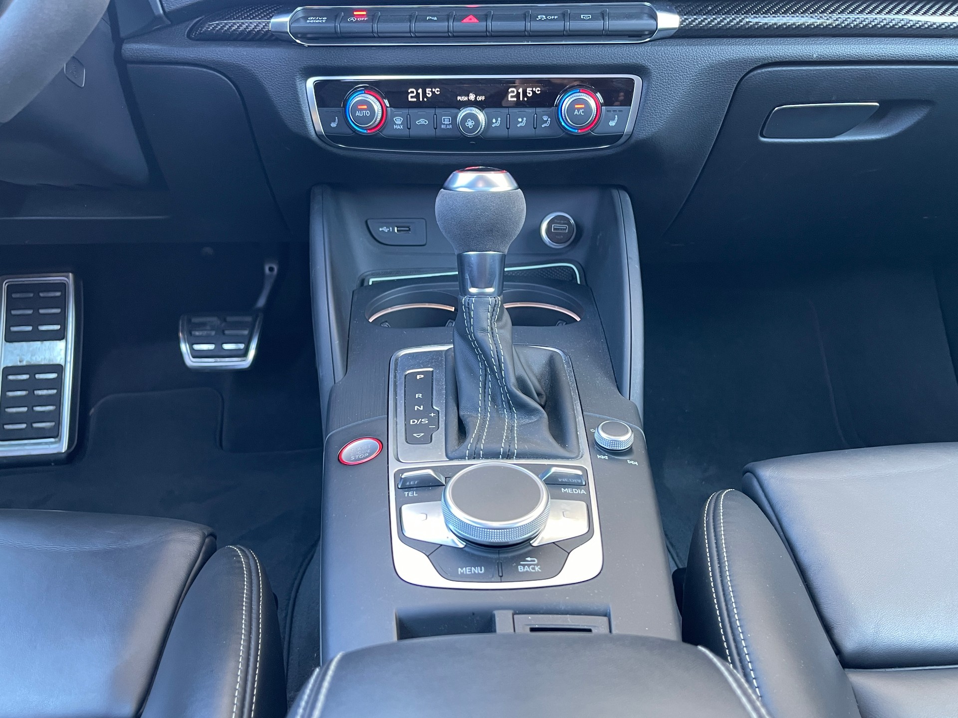 AUDI RS3 Sportback 2.5 TSI quattro S-tronic-image-13