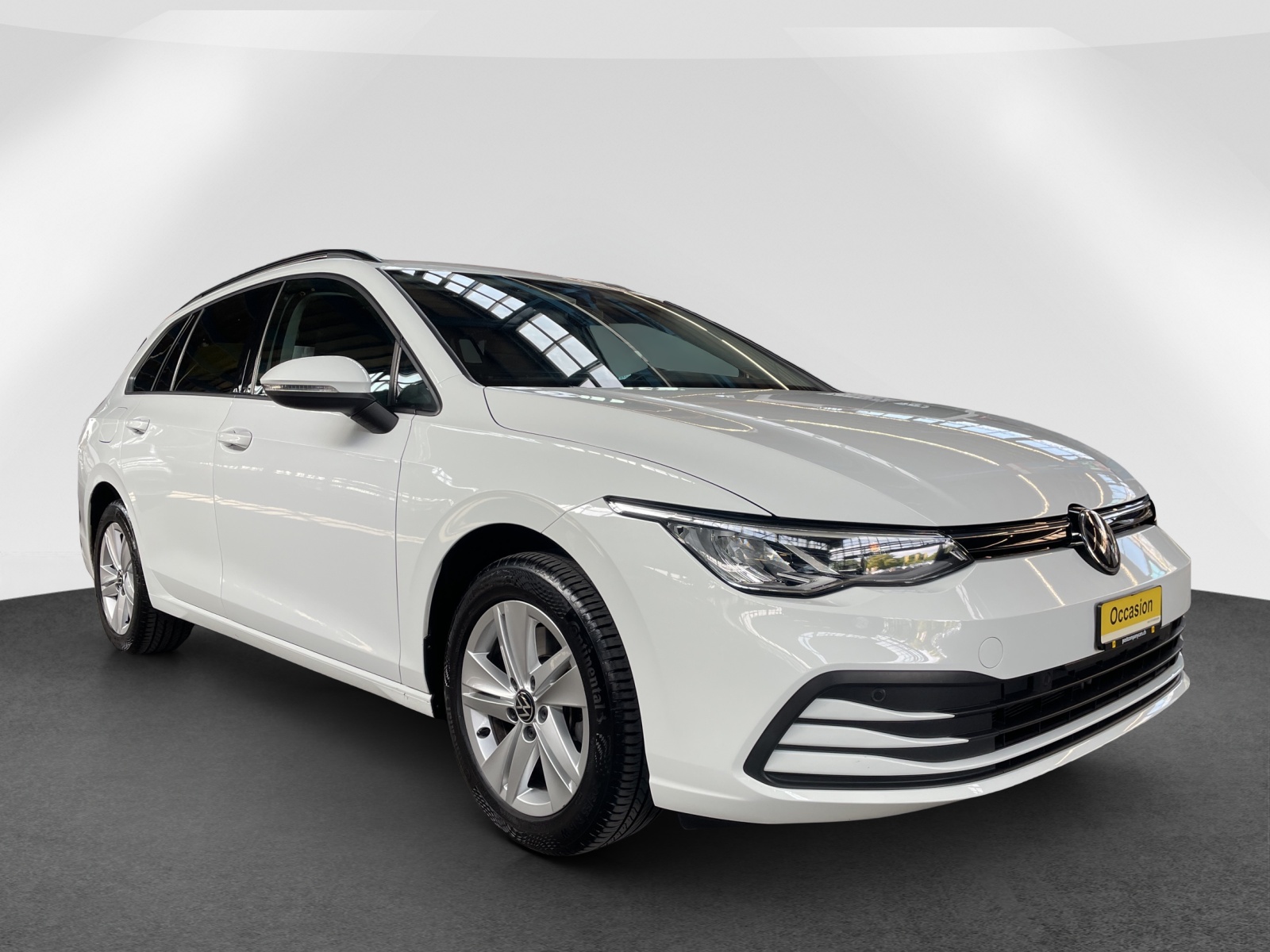 VW Golf VIII Variant 2.0 TDI Life DSG 4motion-image-0