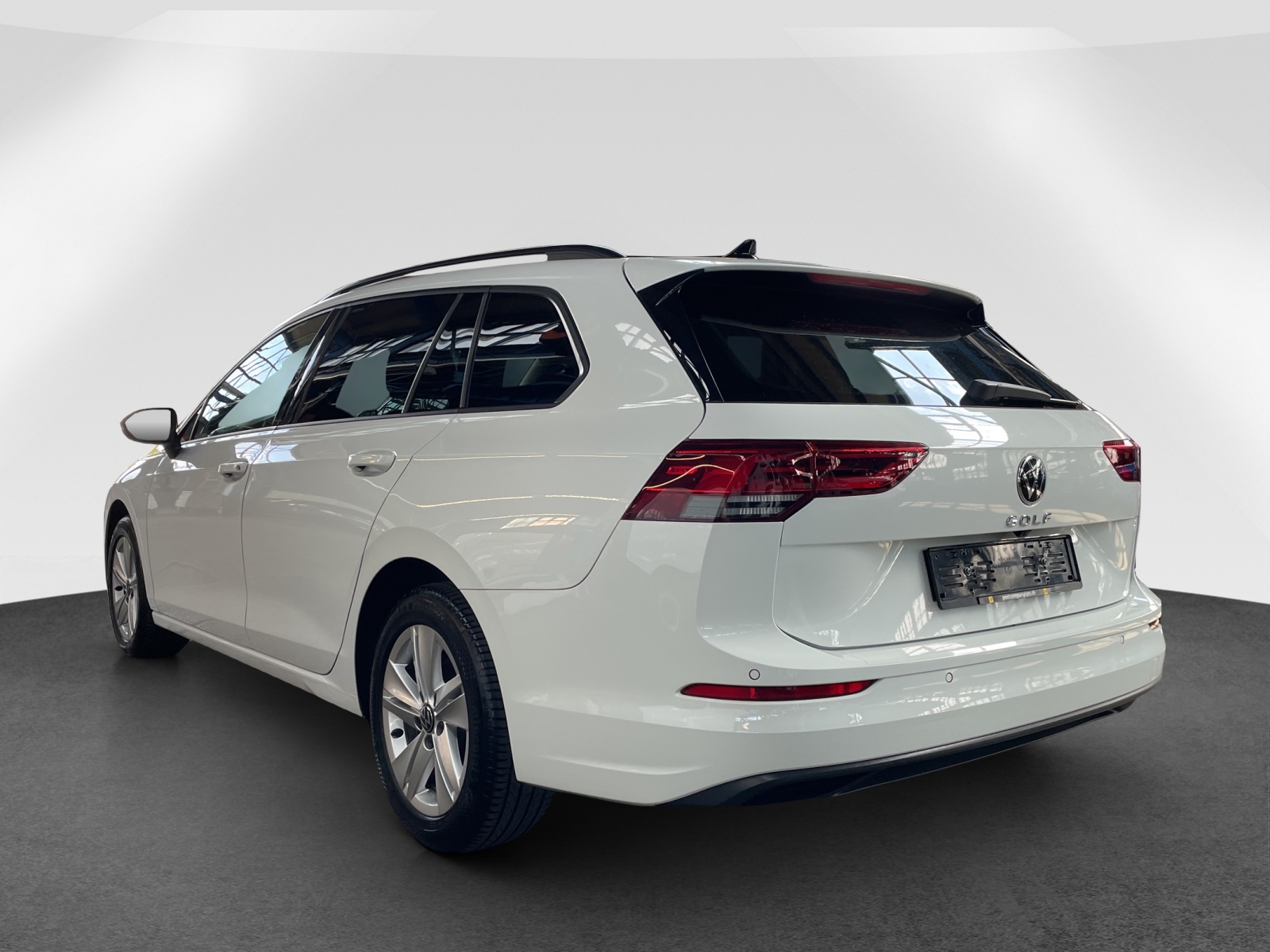 VW Golf VIII Variant 2.0 TDI Life DSG 4motion-image-3